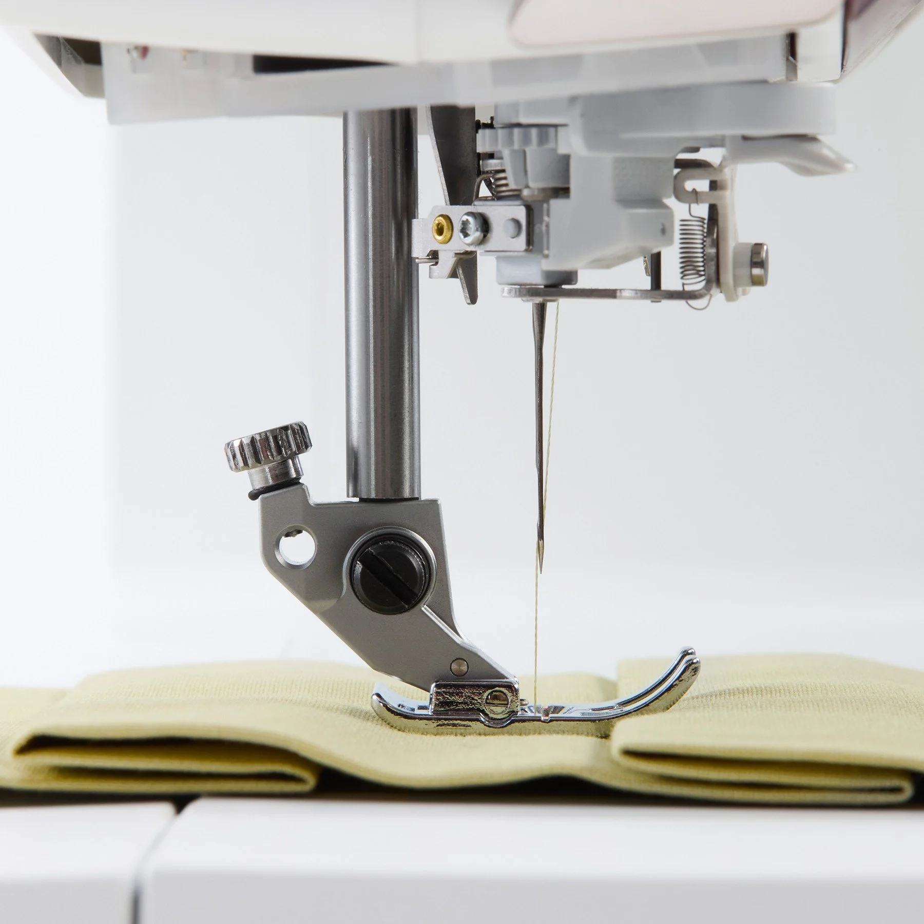 HV-Topaz55Q-AutomaticPresserFootLift-1800x1800.jpg