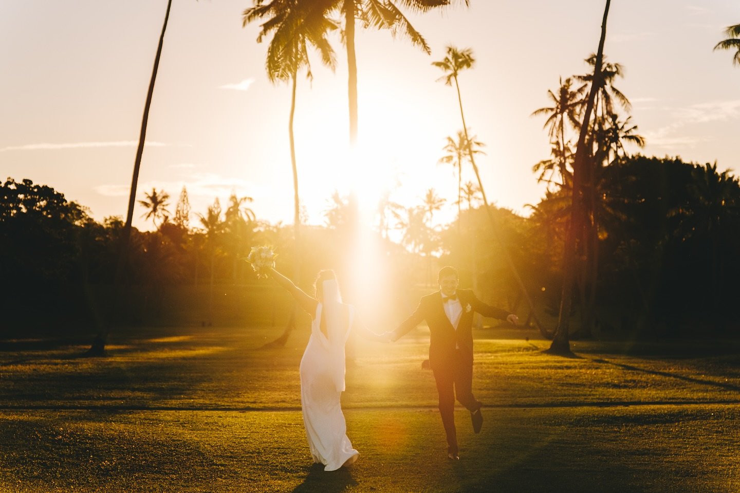 HOLLY &amp; ANDREW ✨ We&rsquo;re all about capturing you and your joy on your day 🩵

#weddingsneakpeek #fijiwedding #fijiphotographer #shangrilafiji #nadibayphotography #fijiweddingphotographer 

🏩@shangrila.fiji
🌺@fiji_weddings