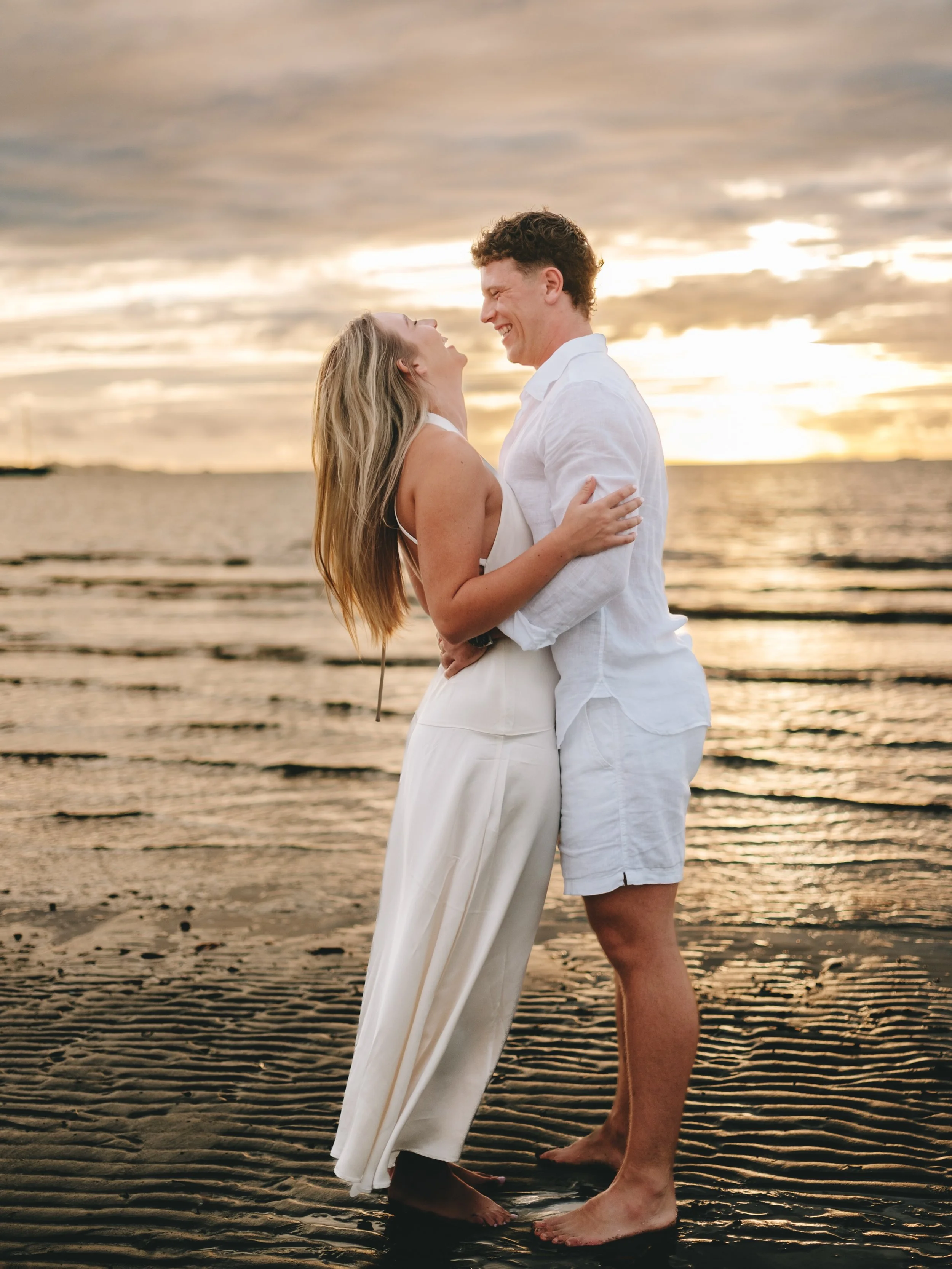 Away with someone special ⚡️💫 #loveandwildhearts #fijiphotographer #crowneplazafiji #lovers #fiji