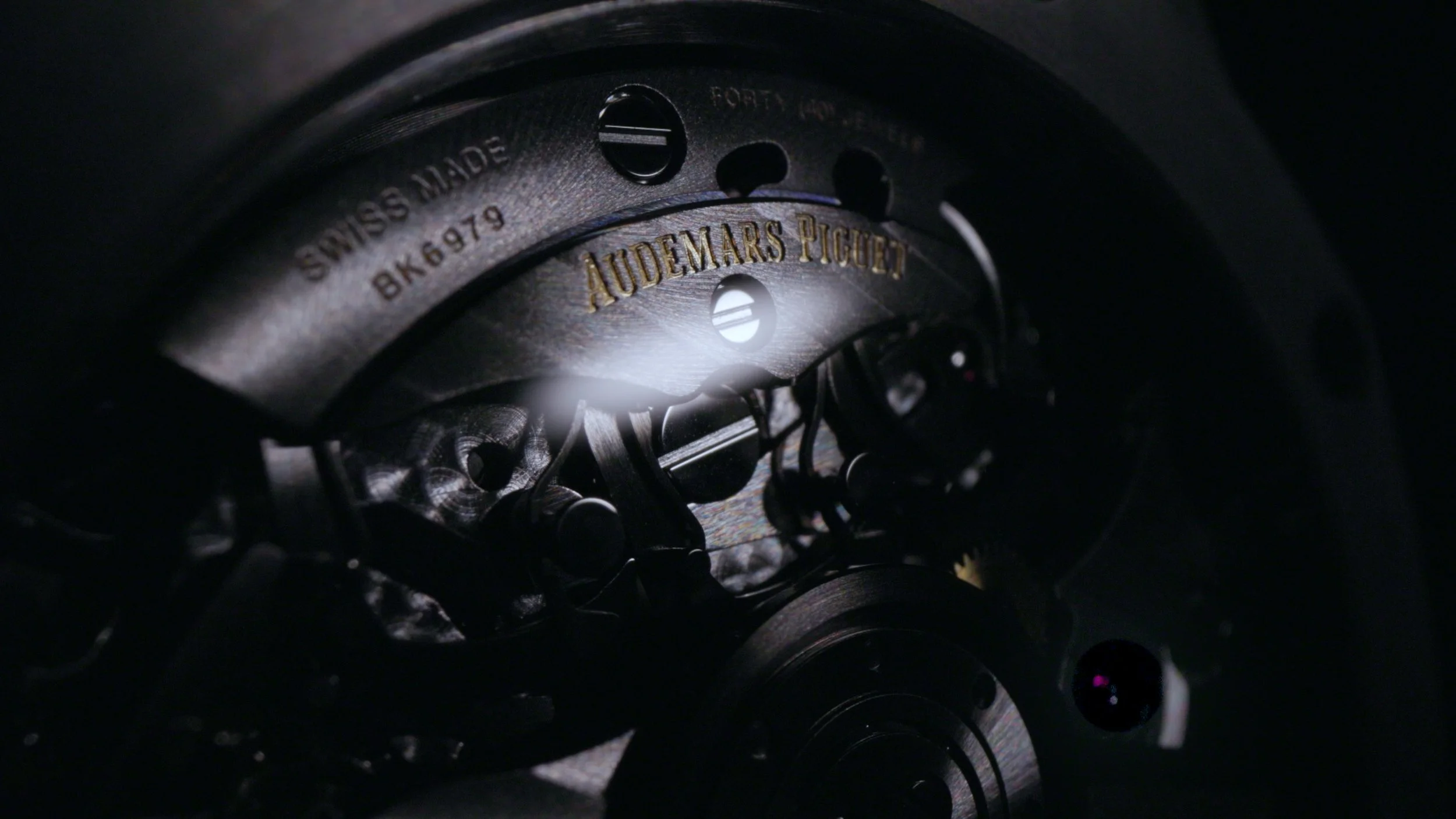 241209_Audemars Piguet_V2.00_00_13_12.Still006.jpg