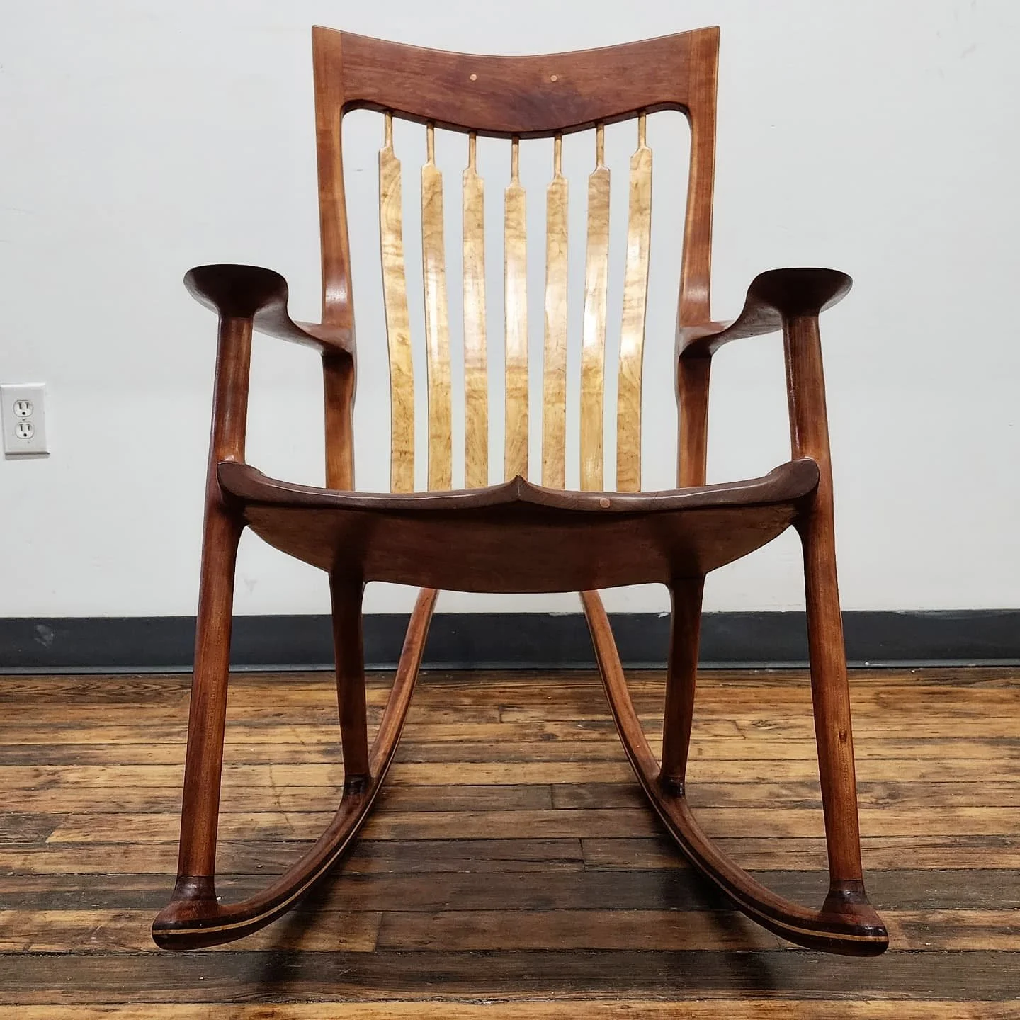 now Available,  Sam Maloof Sytle Rocker in cherry with maple and walnut laminated back slats and rockers.  DM for details!

#sammaloof #midcenturymodern #finefurniture #vintagefurniture