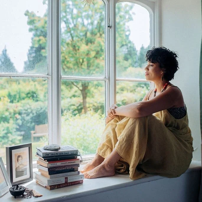 When we stop and align ourselves, we can find a solution as opposed to looping in the problem. 

The biggest breakthroughs I've had, have come during the times I've slowed myself down. 

Paused. 

Sat in myself and let what's there, move and be felt.