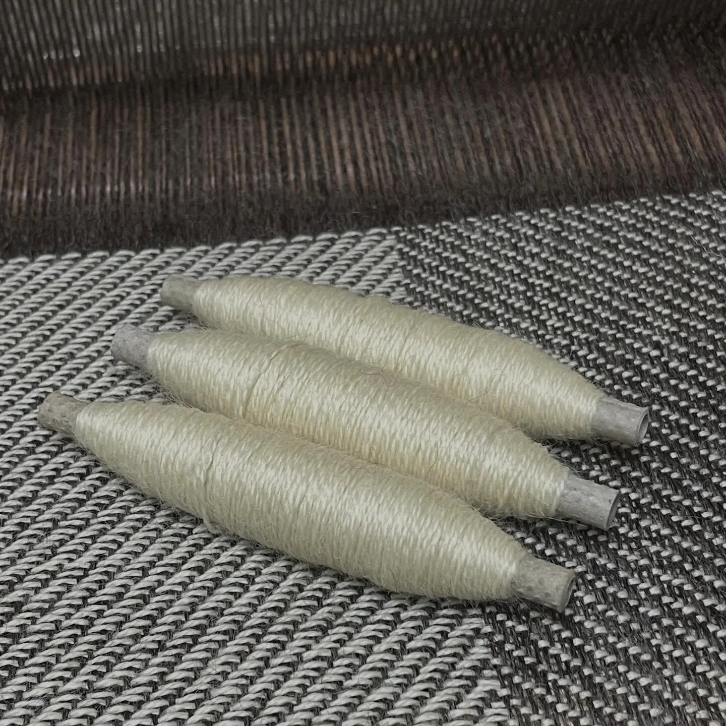 Today's weaving - the lustre of Wensleydale never fails to brighten a dull day

#britishwool #slowcraft #sustainabletextiles