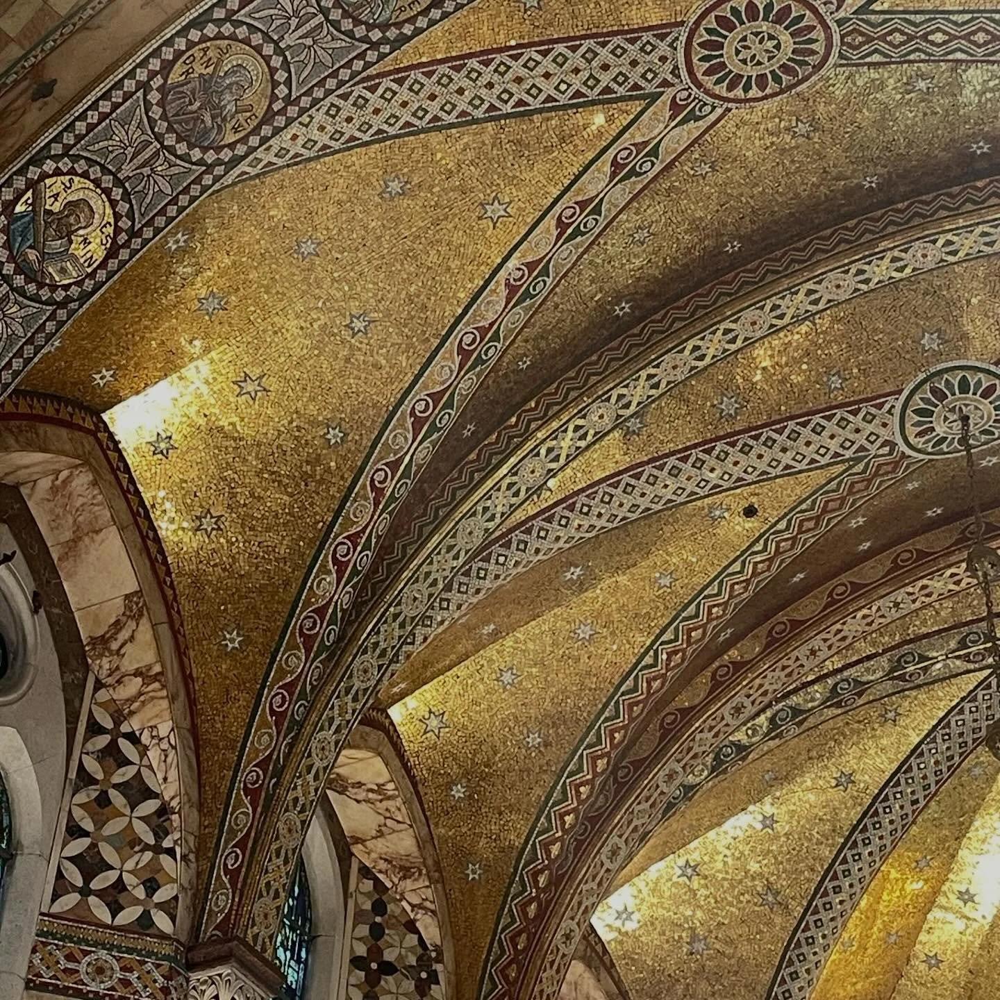 Incredibly moving - the power and honesty of such intimate emotions and a reminder of how making art can help us process and communicate our feelings and experiences @leah.jensen thank you for sharing so much 
@cavalierofinn 
@fitzroviachapel 

Closi