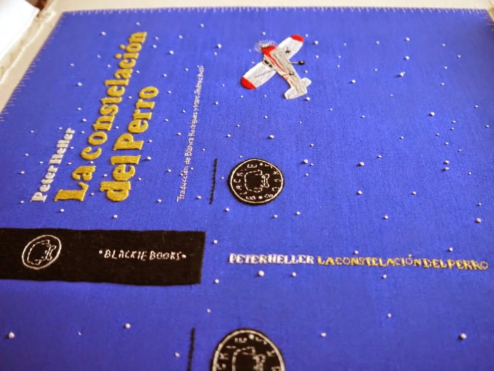 Nuria Picos borda La Constelación del Perro de Blackie Books