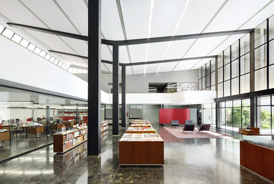 La guerrilla de ganchillo en el Fashion Market de la Editorial Gustavo Gili