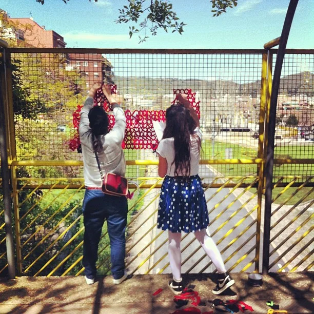 La guerrilla se va a bordar en punto de cruz XL al Carmel