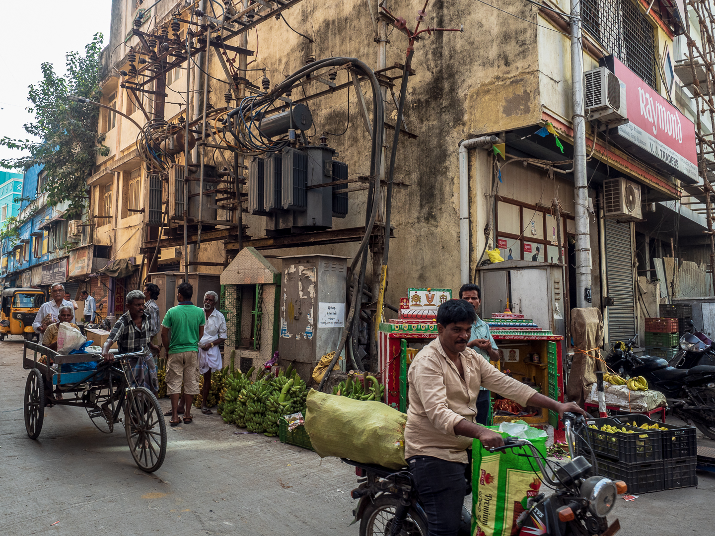  Street scene, Cochin, a city on the east coast of India 