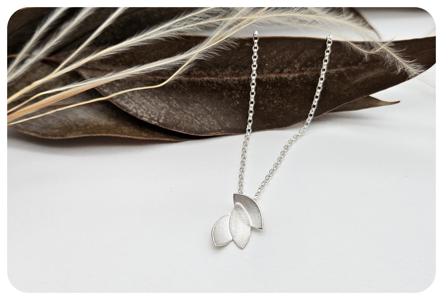 euc leaves pendant.png
