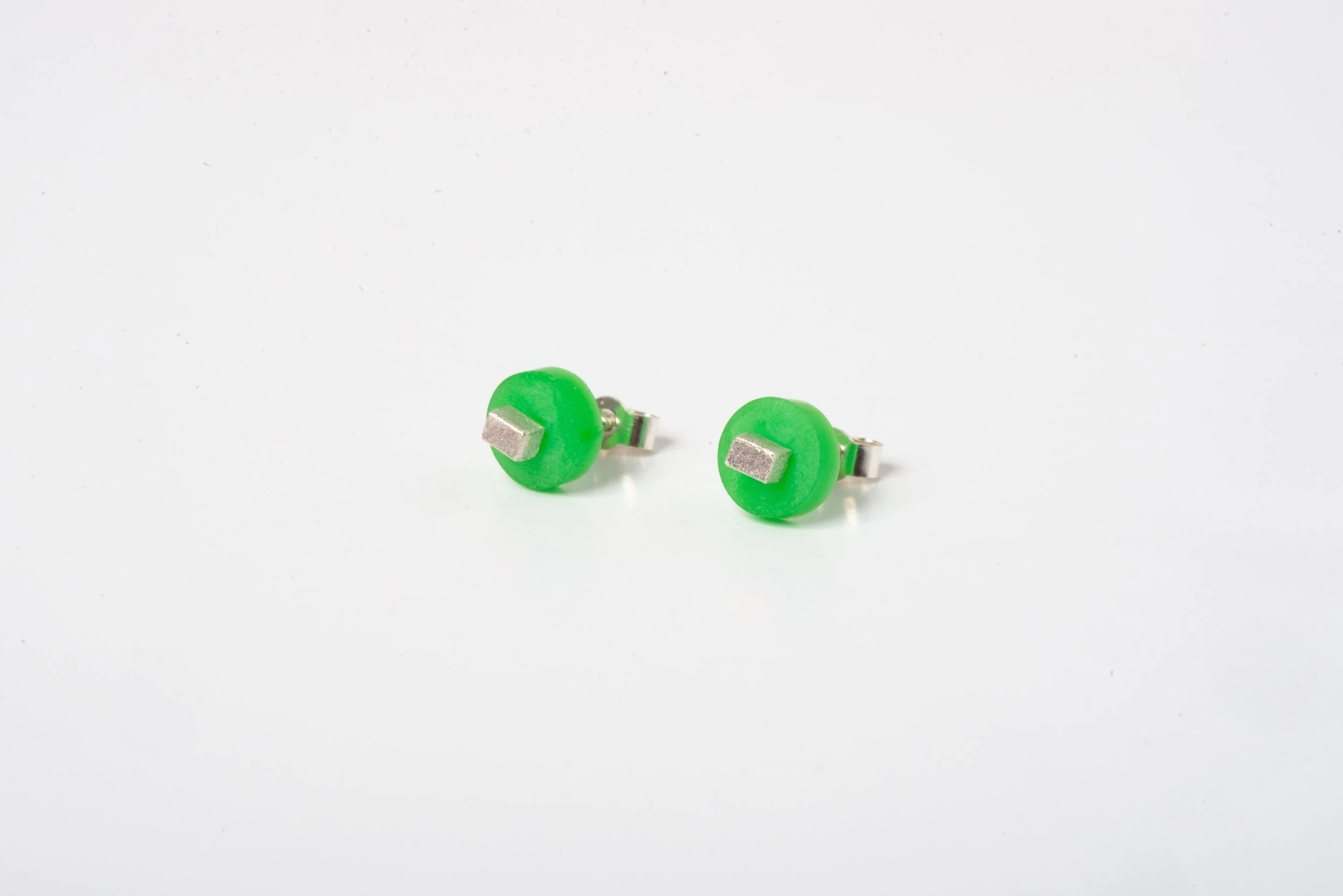 colour dots green.jpg