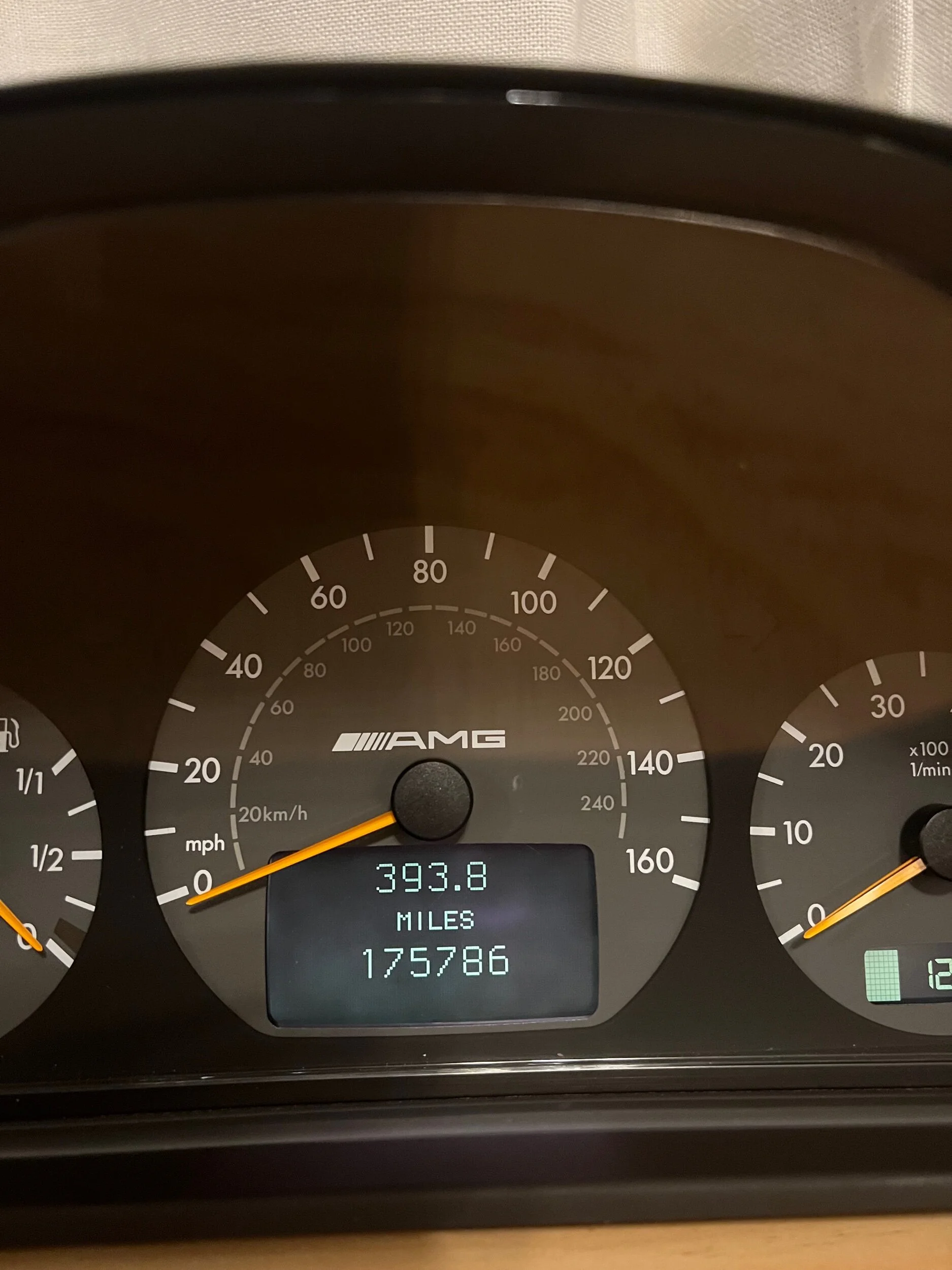 2F0383BC-F160-4B7A-B837-50AB2B078B39