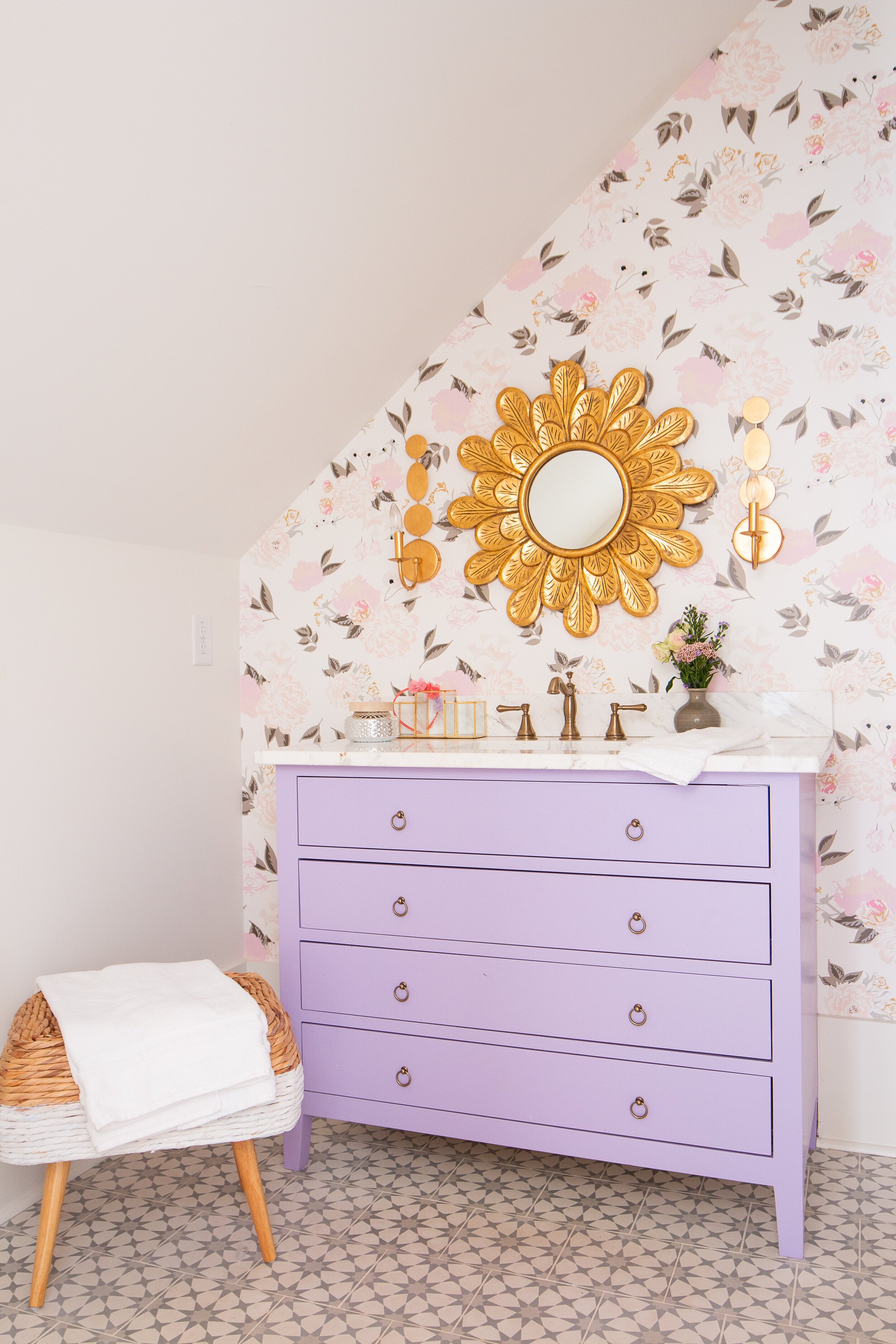 Brittany%40addisonwonderland-winters-bathroom-1.jpg