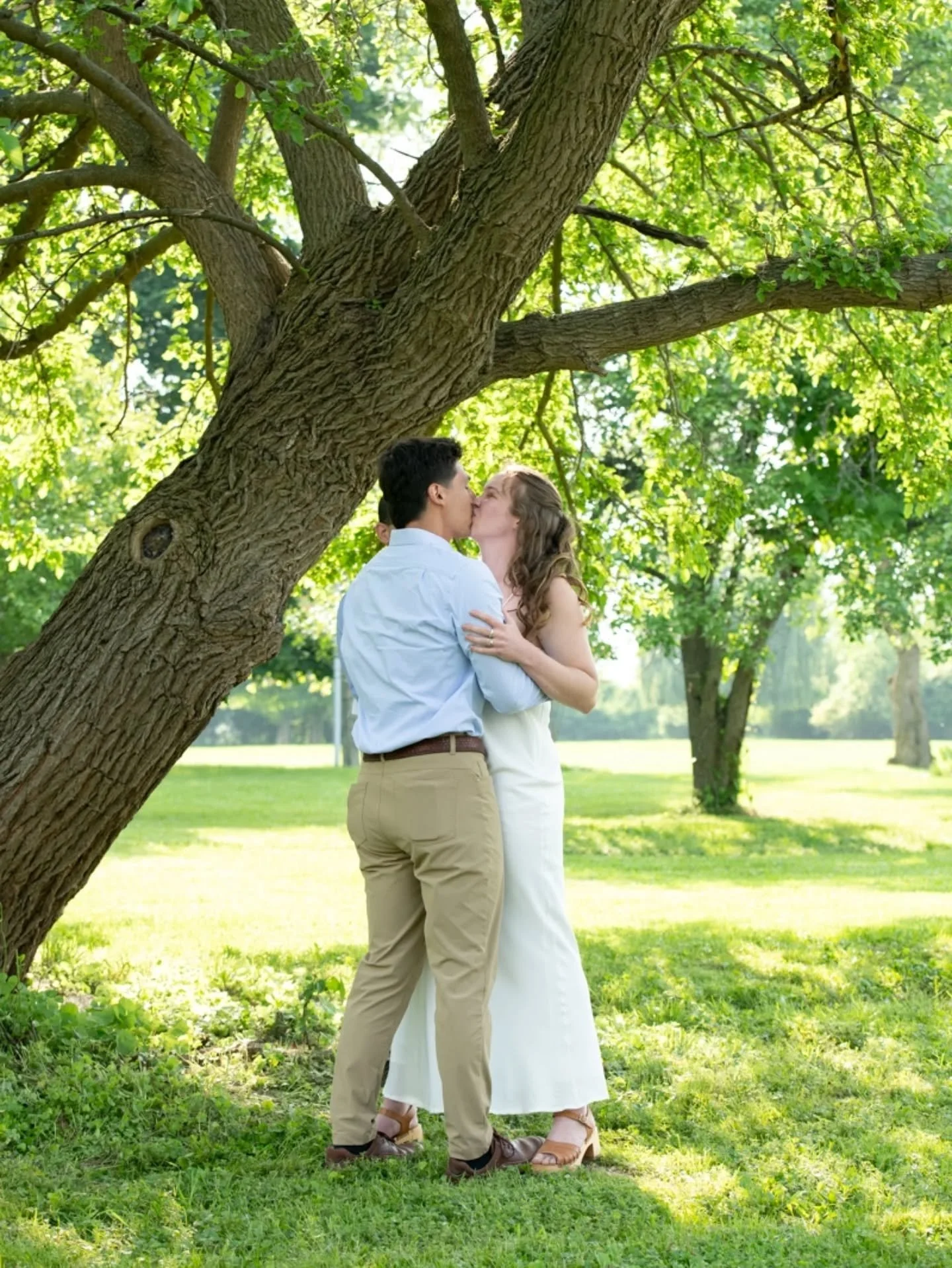 Edited this sweet outdoor wedding for @crazycatladyphotography.ccl 💐
No retouching &mdash; just clean, natural edits to match the vibe of the day.

Photographers, if you&rsquo;re swamped and need solid support with your editing, I&rsquo;ve got you!
