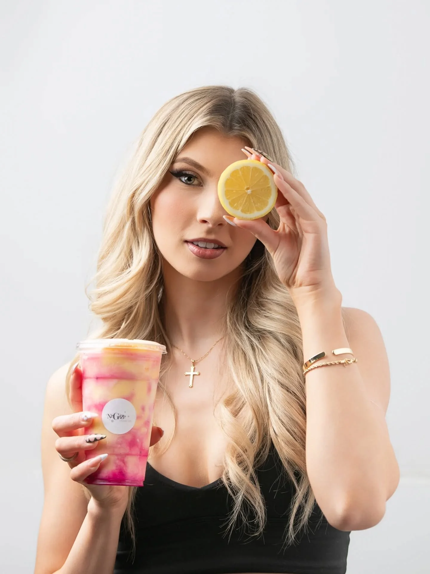 From raw to final: full post-production on this product shoot.  Your vision, my execution.  Partnership that delivers. 

📷@crazycatladyphotography.ccl 
Model @ava.harasymchuk