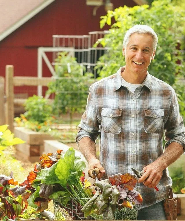 E143: Fall Garden Clean-Up & Cool Season Growing with Author, Podcaster & Gardening Educator, Joe Lamp'l