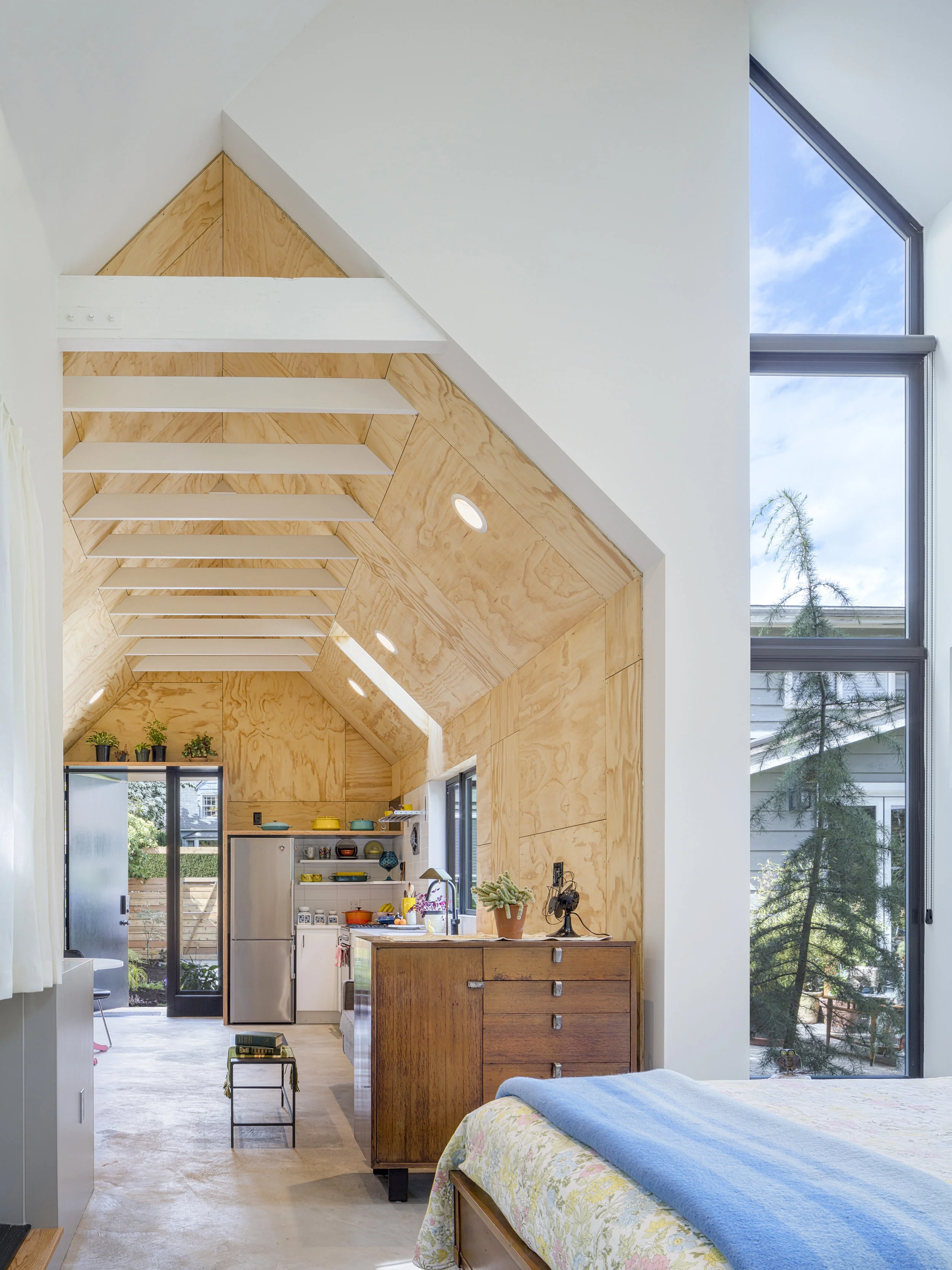 COMPLETED WHILE AT BEST PRACTICE ARCHITECTURE PHOTO BY ED SOZINHO