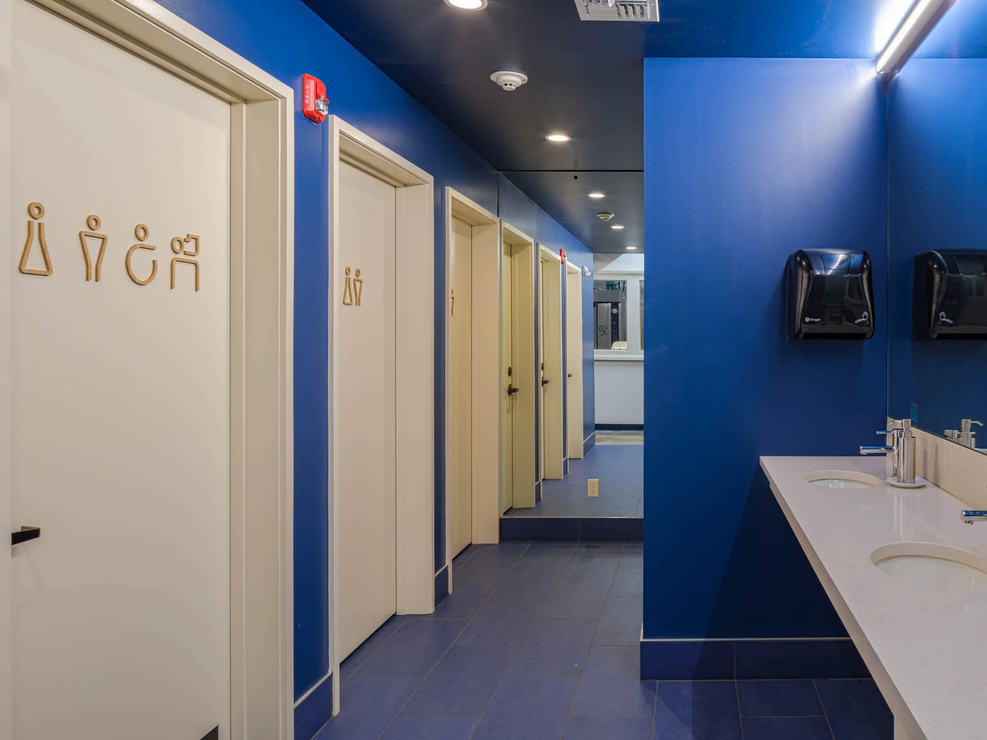 COMPLETED WHILE AT BEST PRACTICE ARCHITECTURE PHOTO BY ED SOZINHO