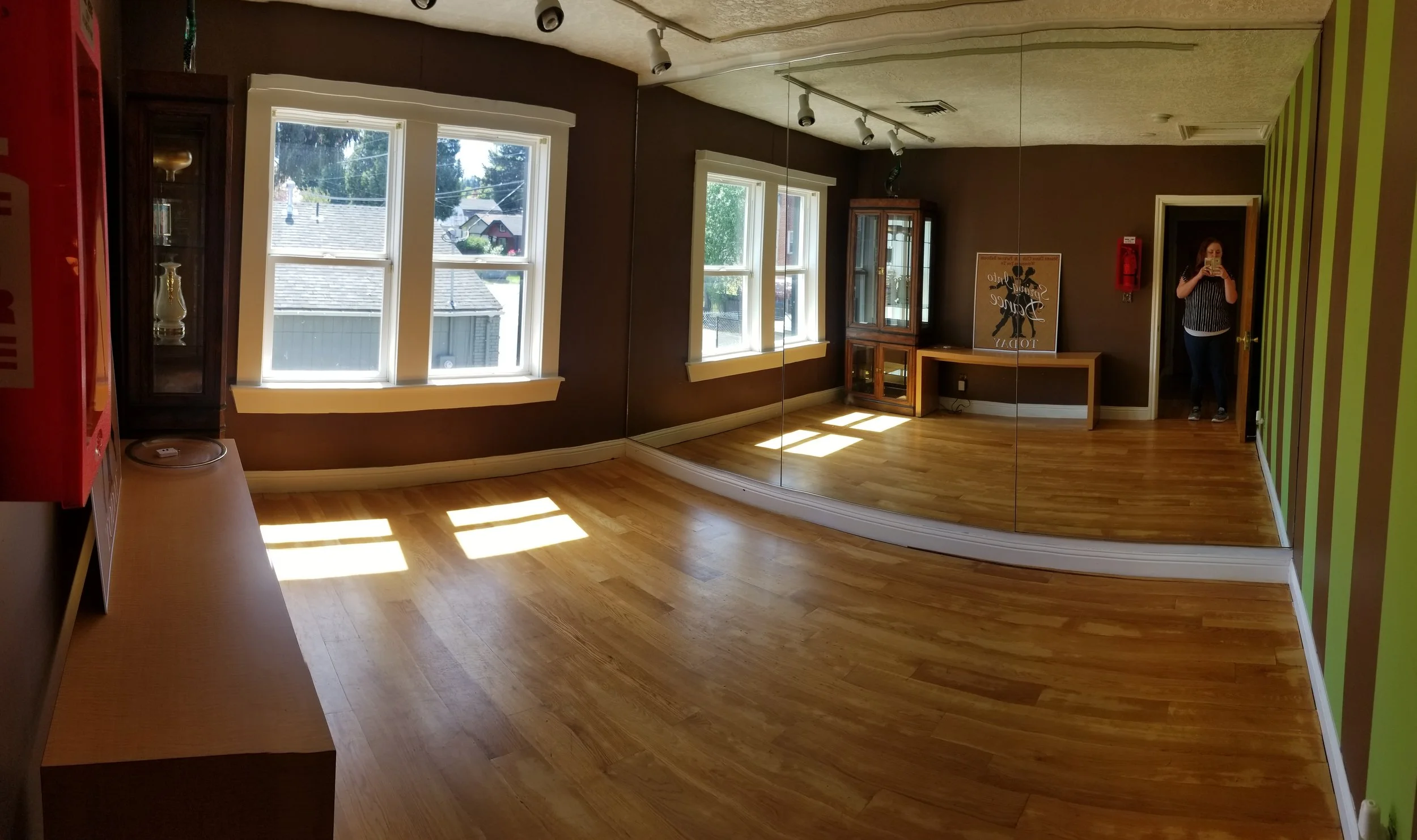 Children’s Private Lesson Room / Spare Dressing Room