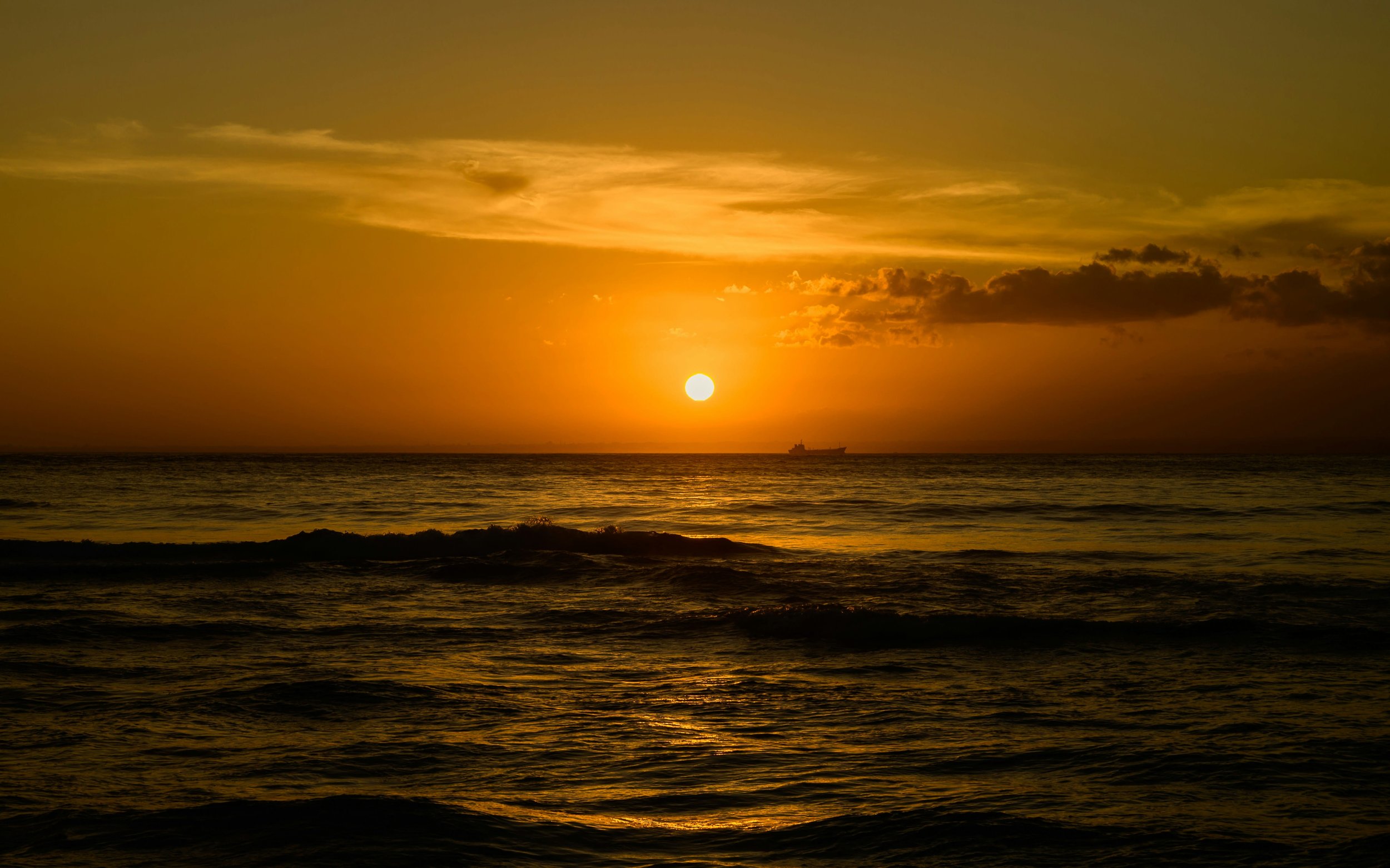 sunset-over-ocean-golden-hour