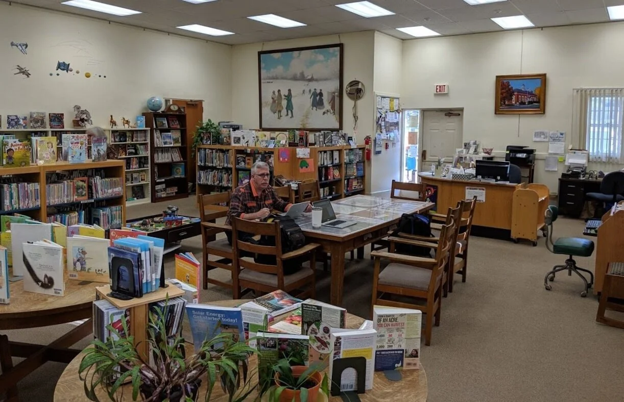 Inside the little Lanesborough Library.