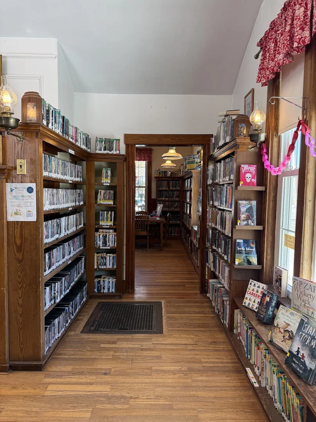 holland - interior.jpg