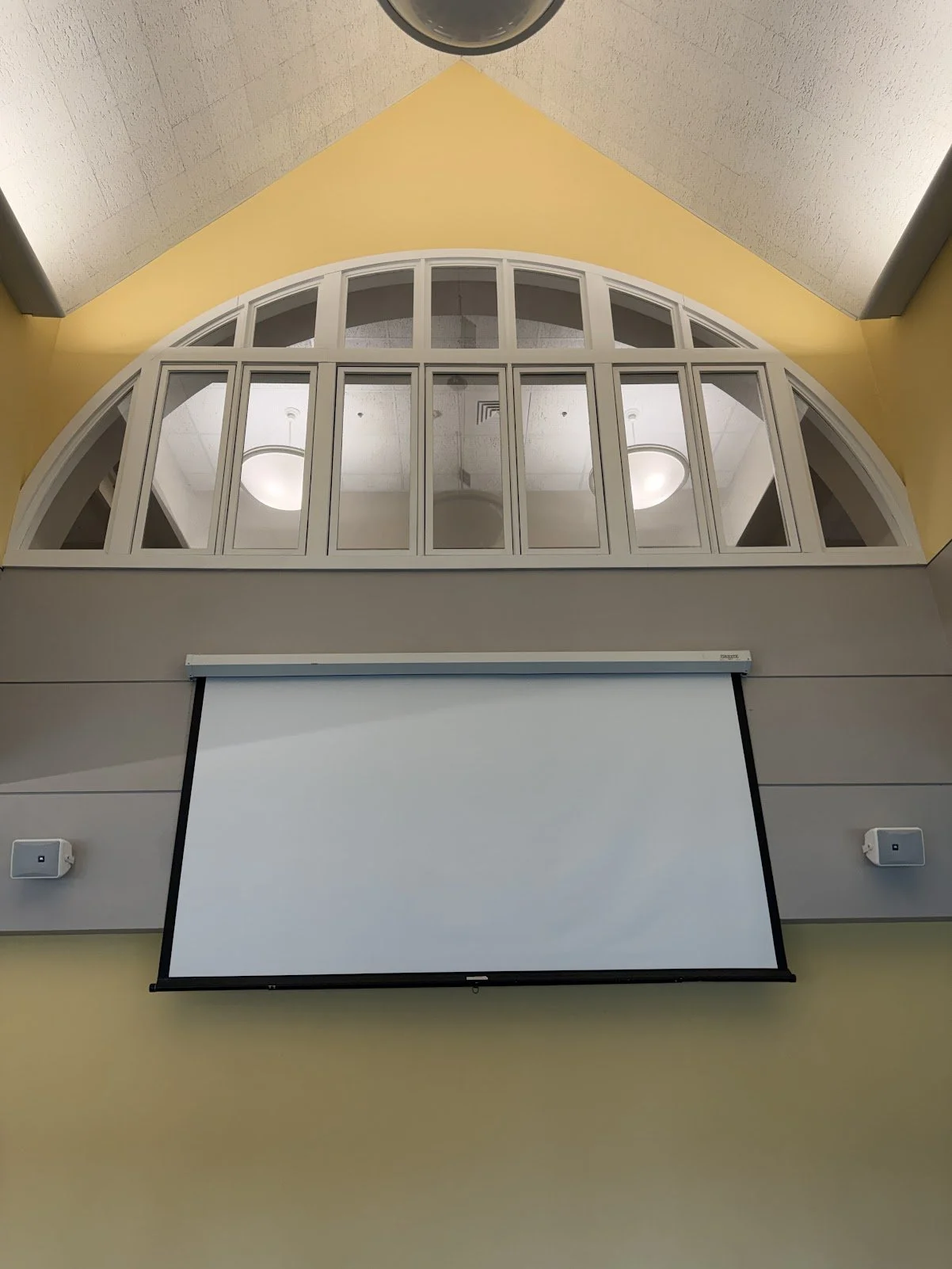 carver interior 6.JPG