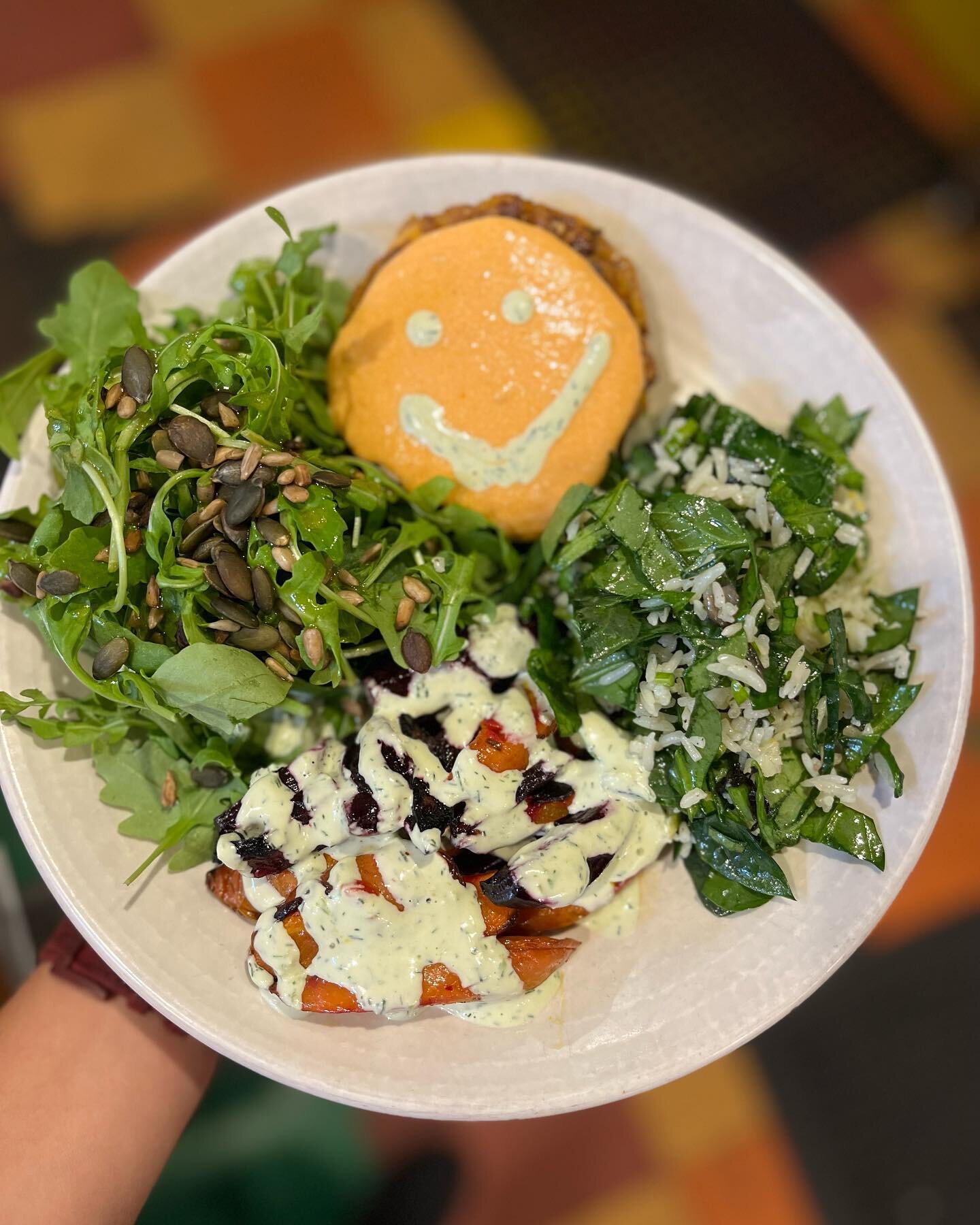 Made with all organic ingredients, come and try our beautiful lentil patty bowl ! 🫶🏽 
#saturday&rsquo;slunch #madewithlove #vegan #organic #glutenfree