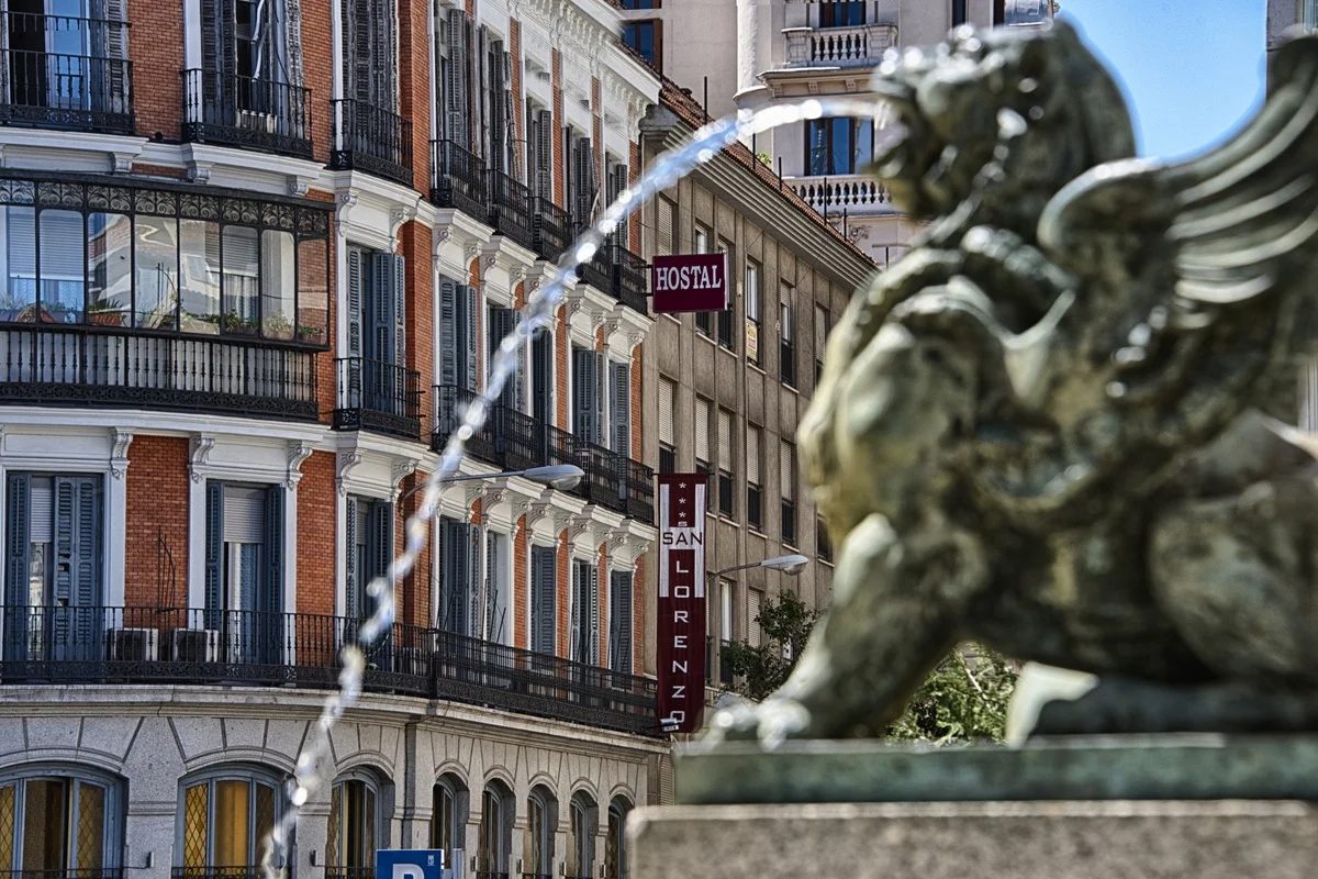 fuente-HOSTAL-SAN-LORENZO.jpg