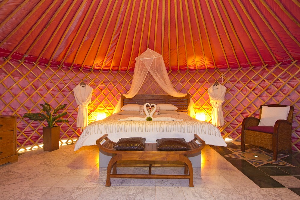 eco-yurt-super-kingsize-bed.jpg
