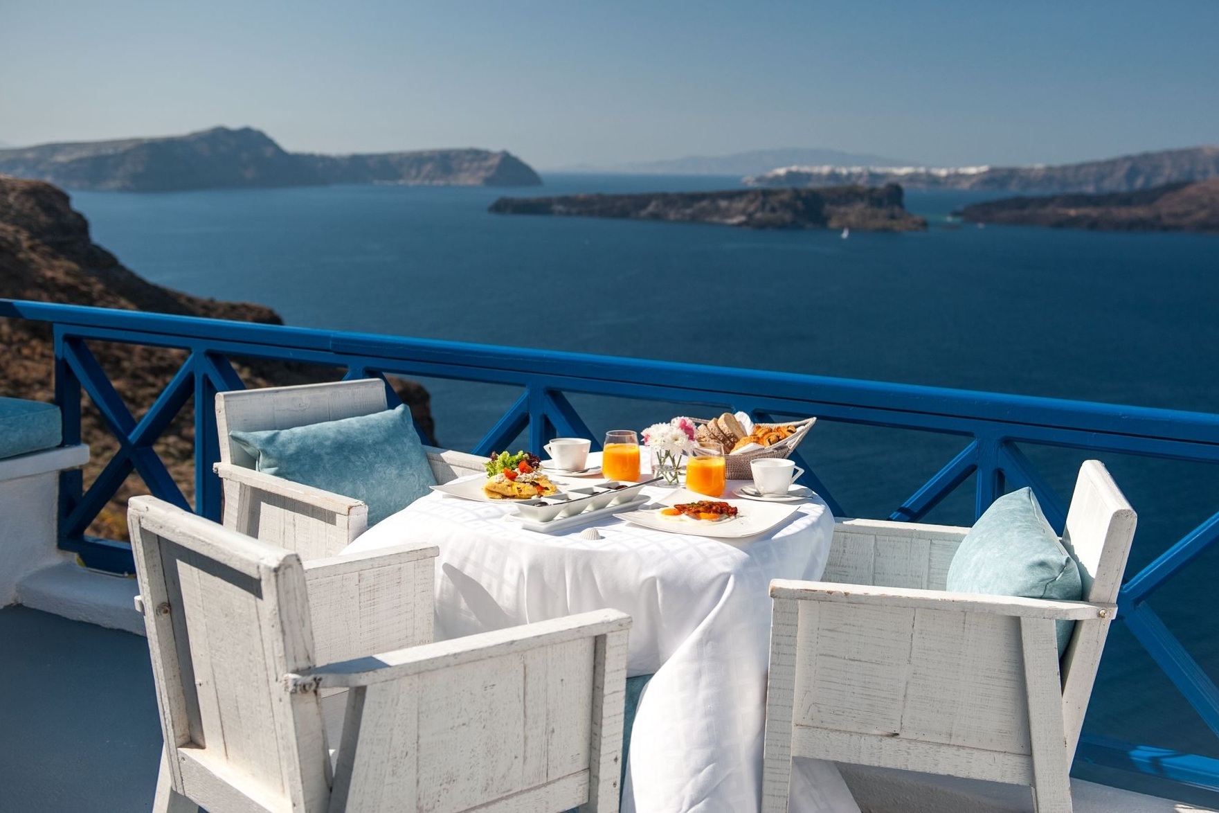 Astarte_Suites_in_Santorini_breakfast_2_2.jpeg