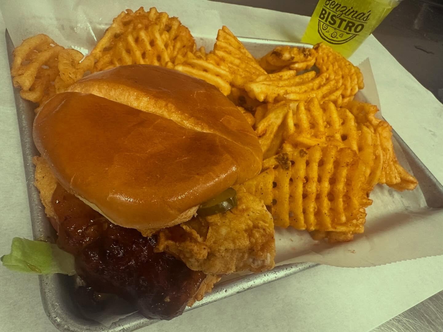 🍁 November Special Alert! 🍁
We&rsquo;re keeping up with the cozy fall vibes and rolling out our Apple Maple Bacon Chicken Sandwich Combo!

Served on a toasted, buttered brioche bun &mdash; stacked with two crispy chicken patties, American cheese, a