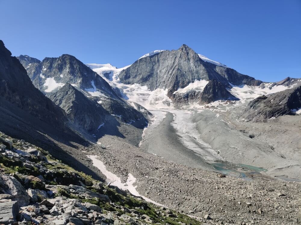 WHR_Tough climbs_Hut Life_Challenging Terrain_Ladders_Val Des Dix_Cabane Des Dix_Cheilon Glacier_Pas de Chevres_23.07.19.jpg