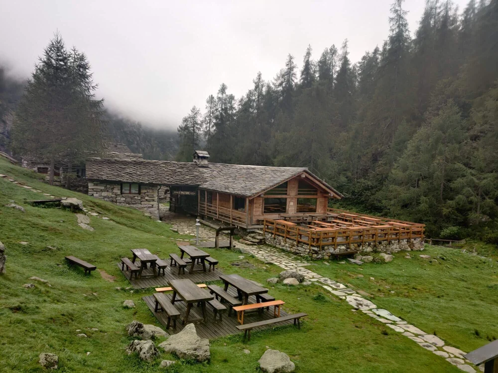 Rifugio Pastore mountain accommodation on the Tour of Monte Rosa