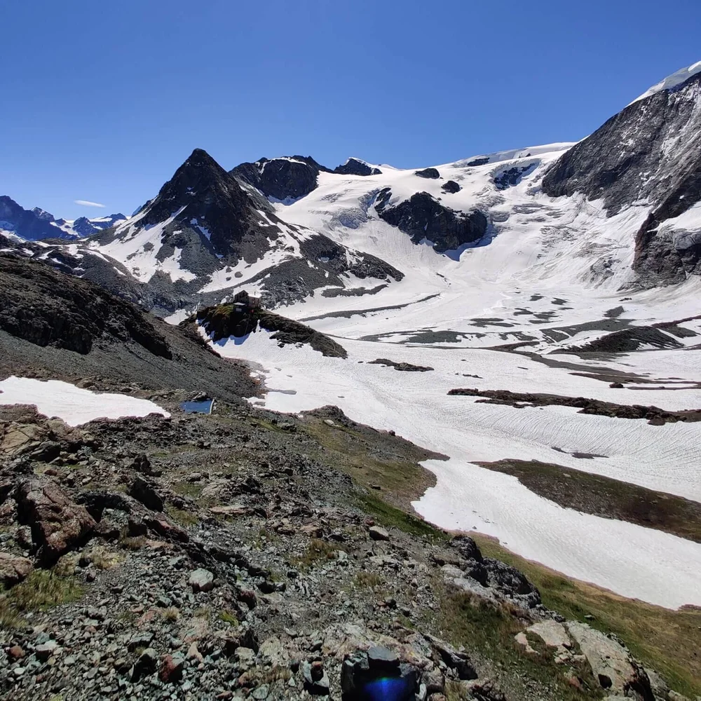 Cabane des Dix in the high mountain landscape of the Walker’s Haute Route