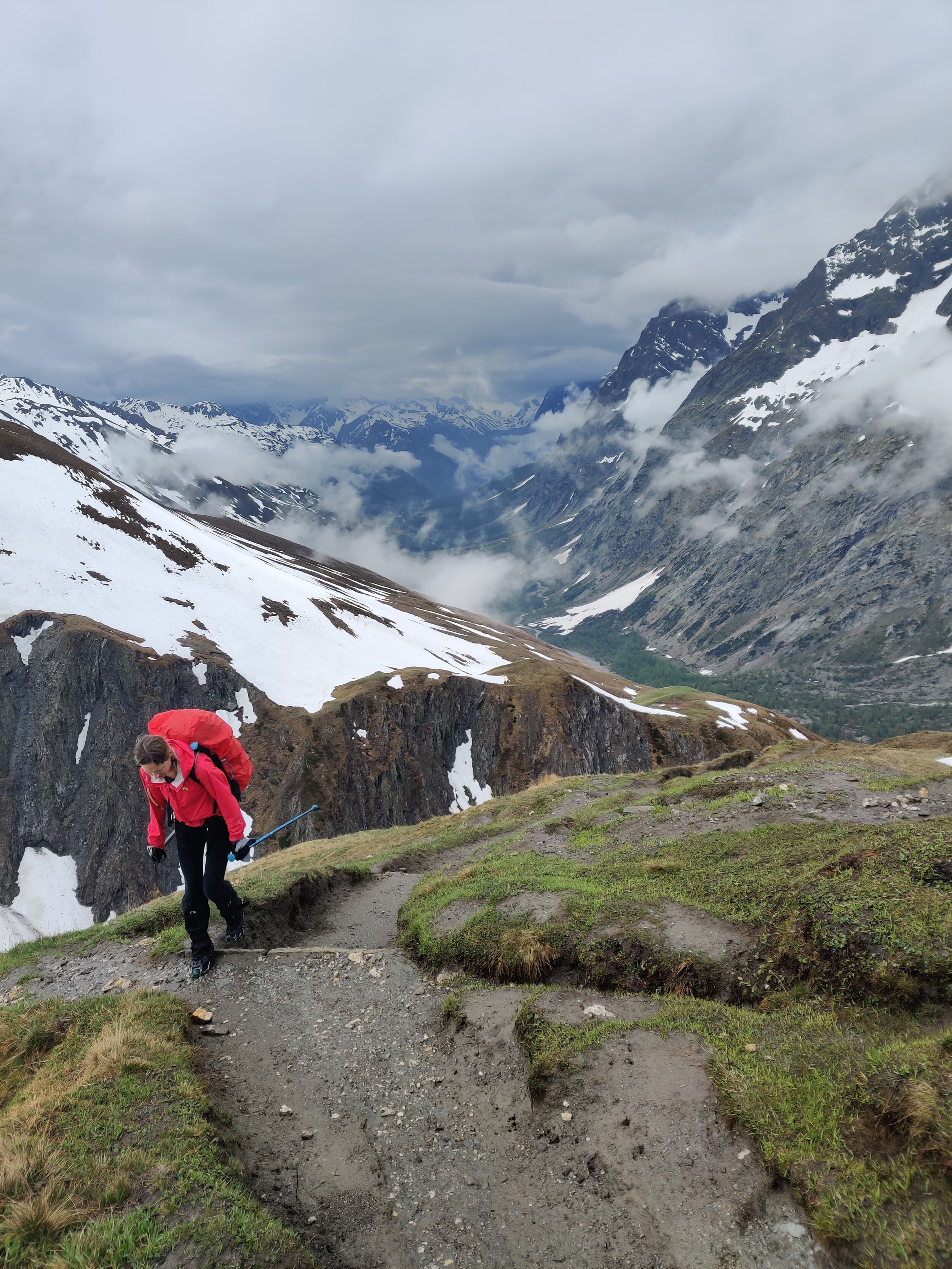 Approaching Grand Col Ferret