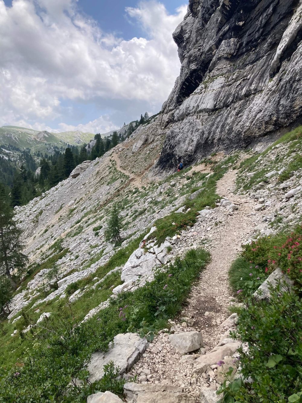 Trail from Lago di Braies 2 (1).jpg