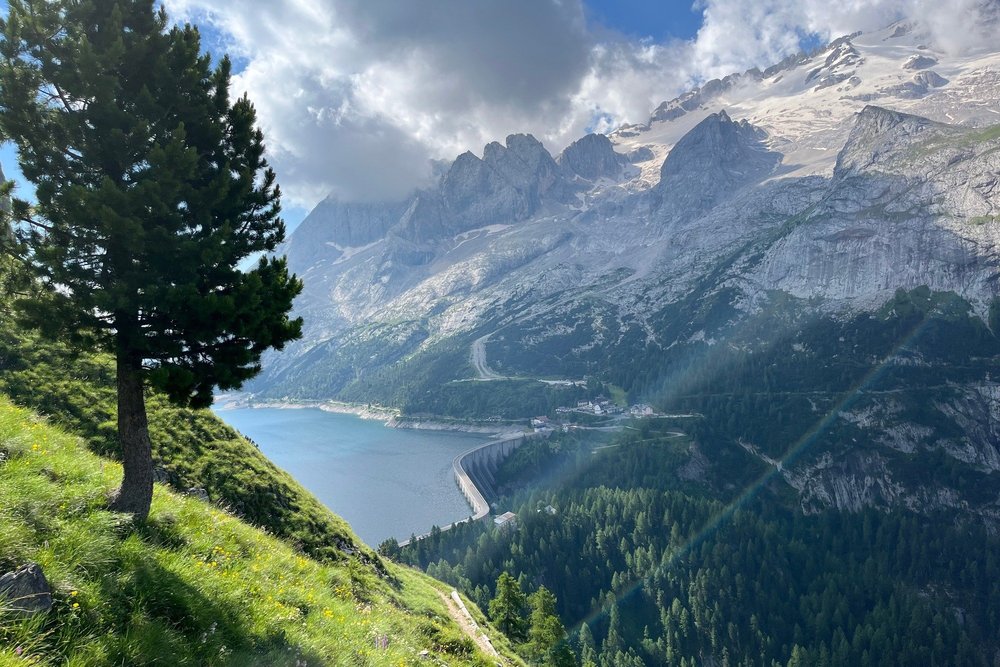 Viel dal Pan trail with views towards the Marmolada