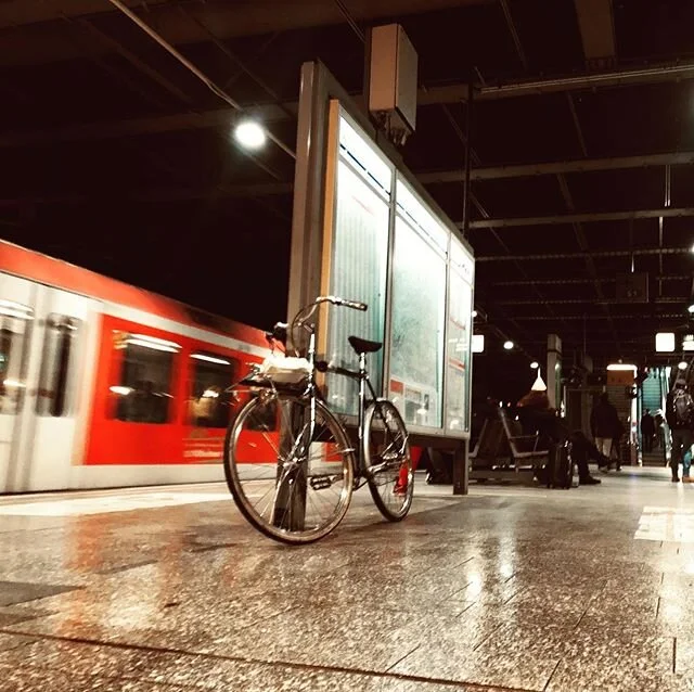 We&rsquo;ve already figured out the future of sustainable mobility! If only car drivers were nicer to cyclists 🚴&zwj;♀️ 🚙 🚞 
#sustainableliving #bicycle #ilovemybike #urbanmobility