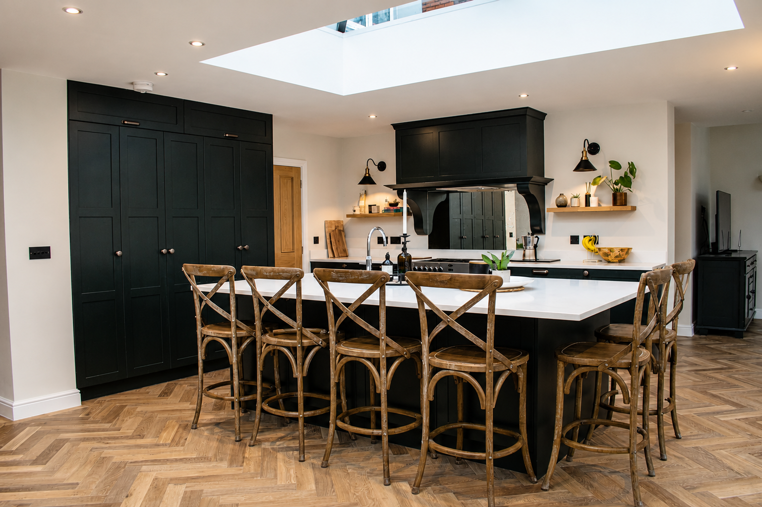 everfine-chadwick-kitchen-island-seating-shaker-mantle.png