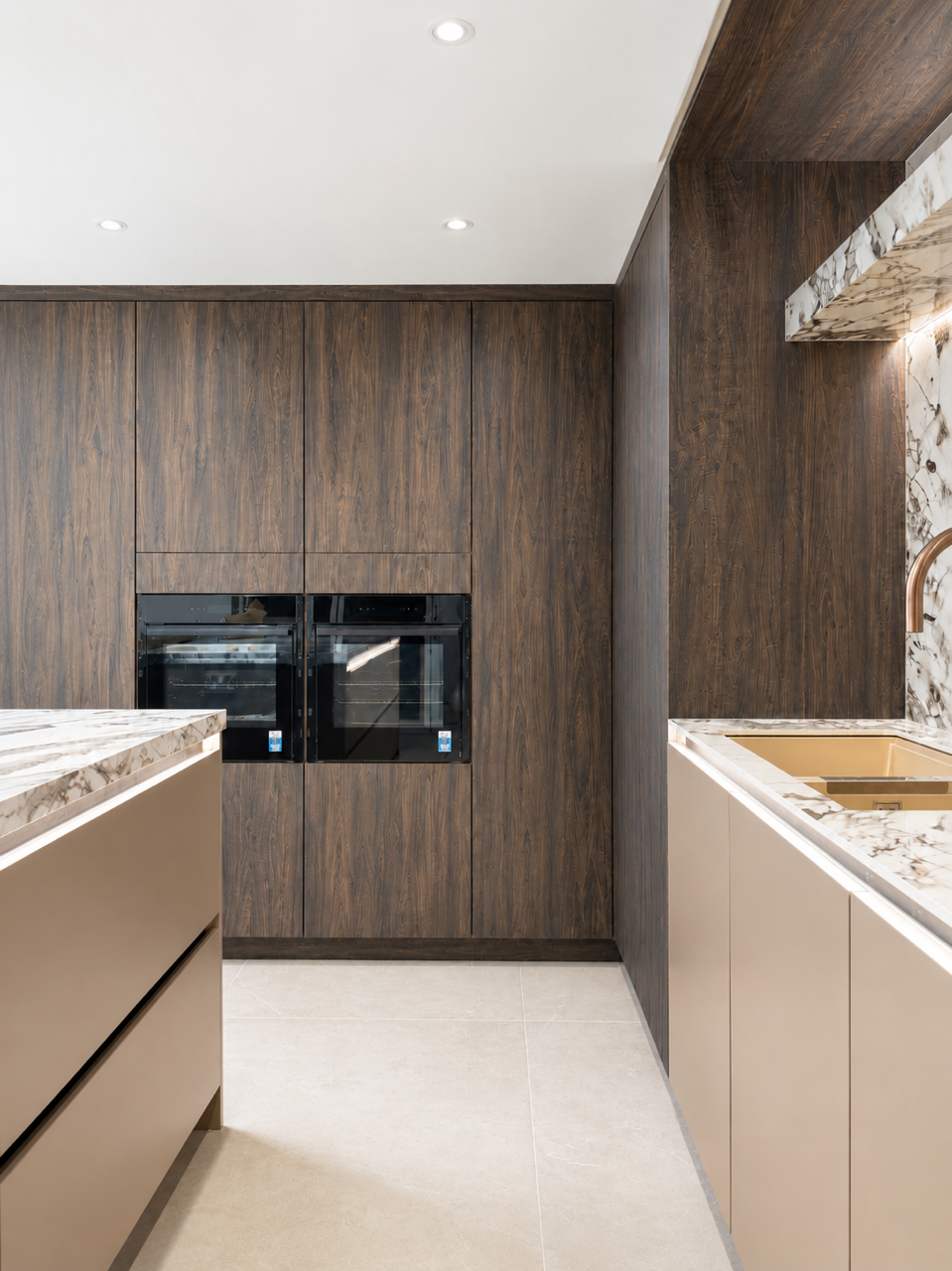 everfine-metcalfe-brass-sink-marble-worktop-double-ovens.png