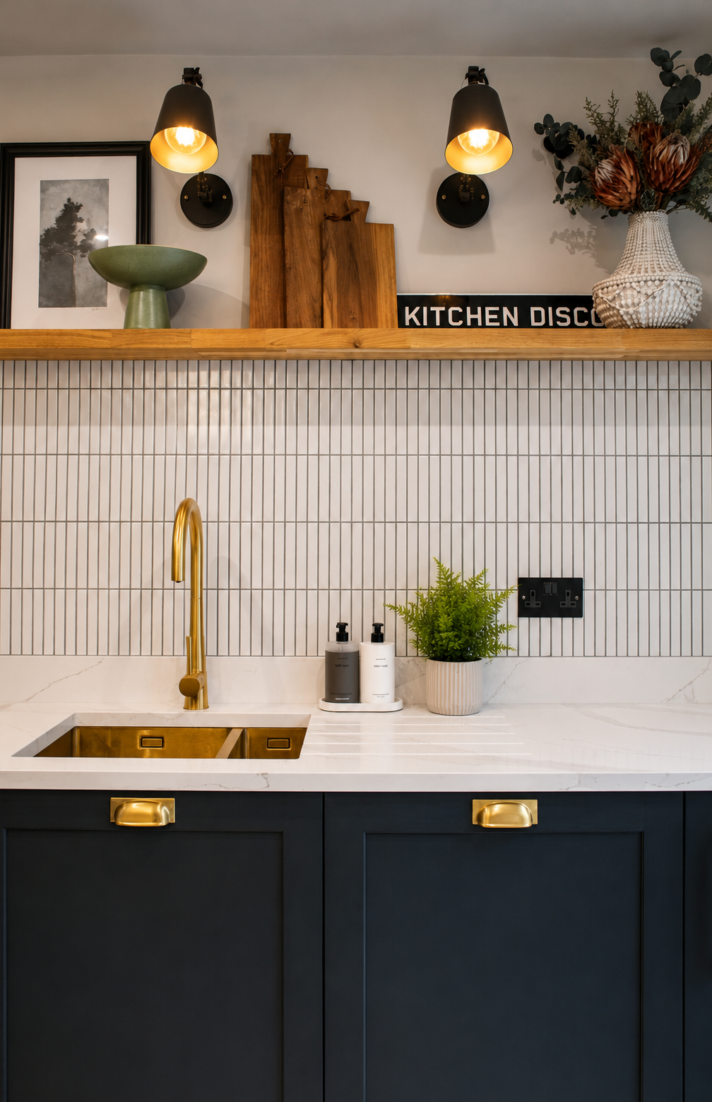 everfine-allen-kitchen-brass-sink-tap-kit-kat-tile-splashback.png