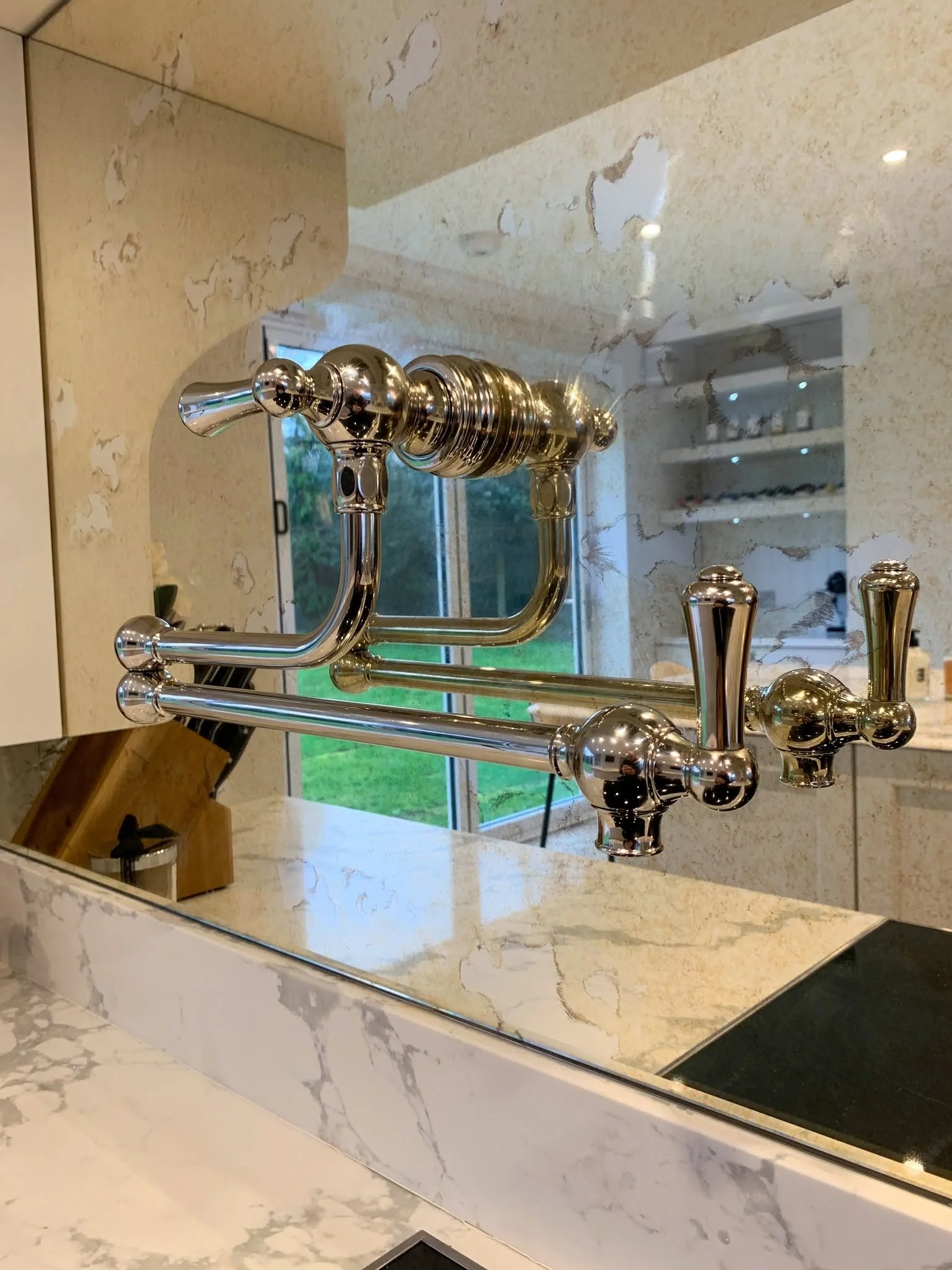 everfine-morgan-kitchen-pot-filler-tap-detail.jpg