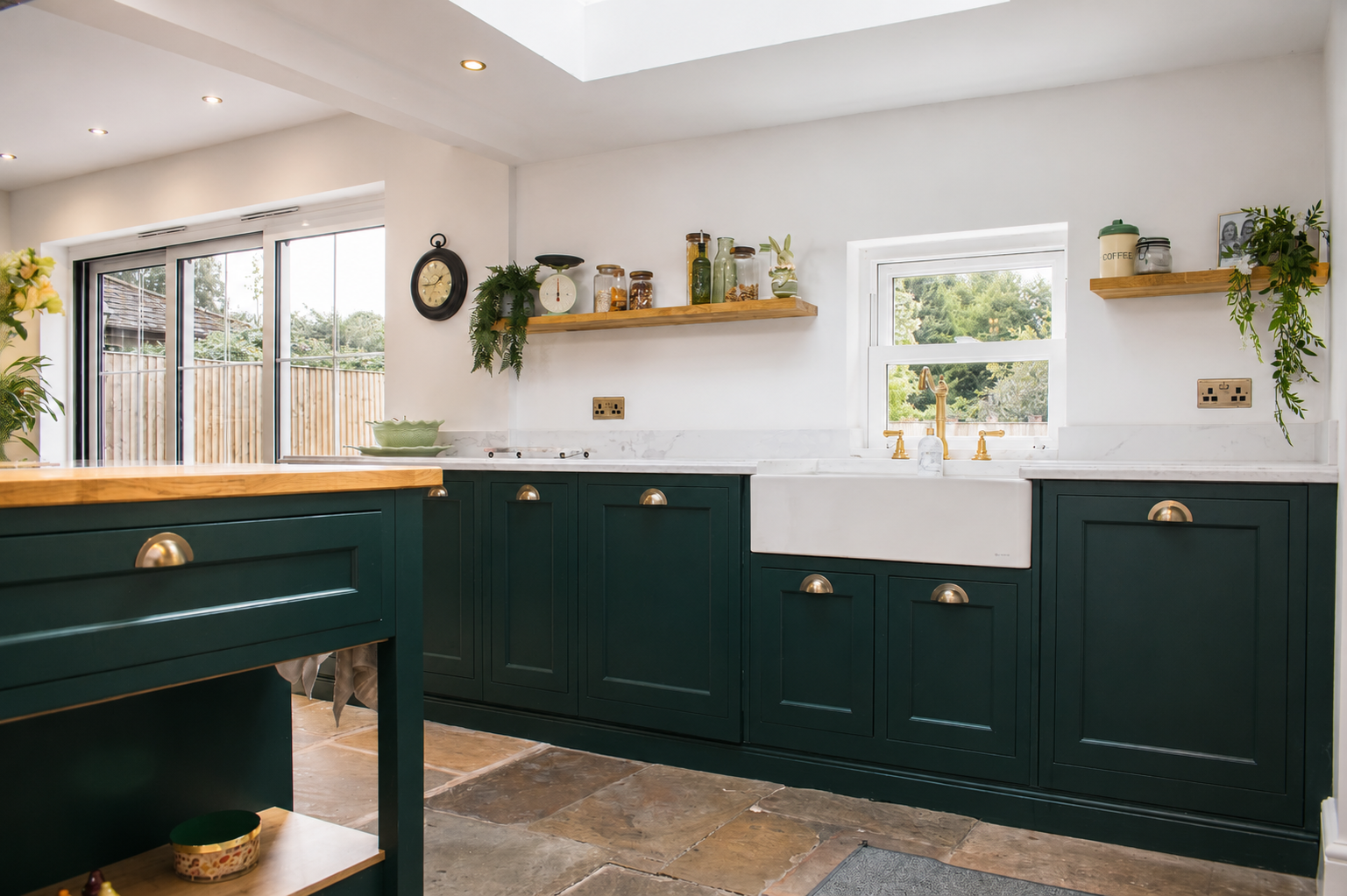 everfine-dowd-kitchen-sink-run-green-shaker-oak-shelves.png