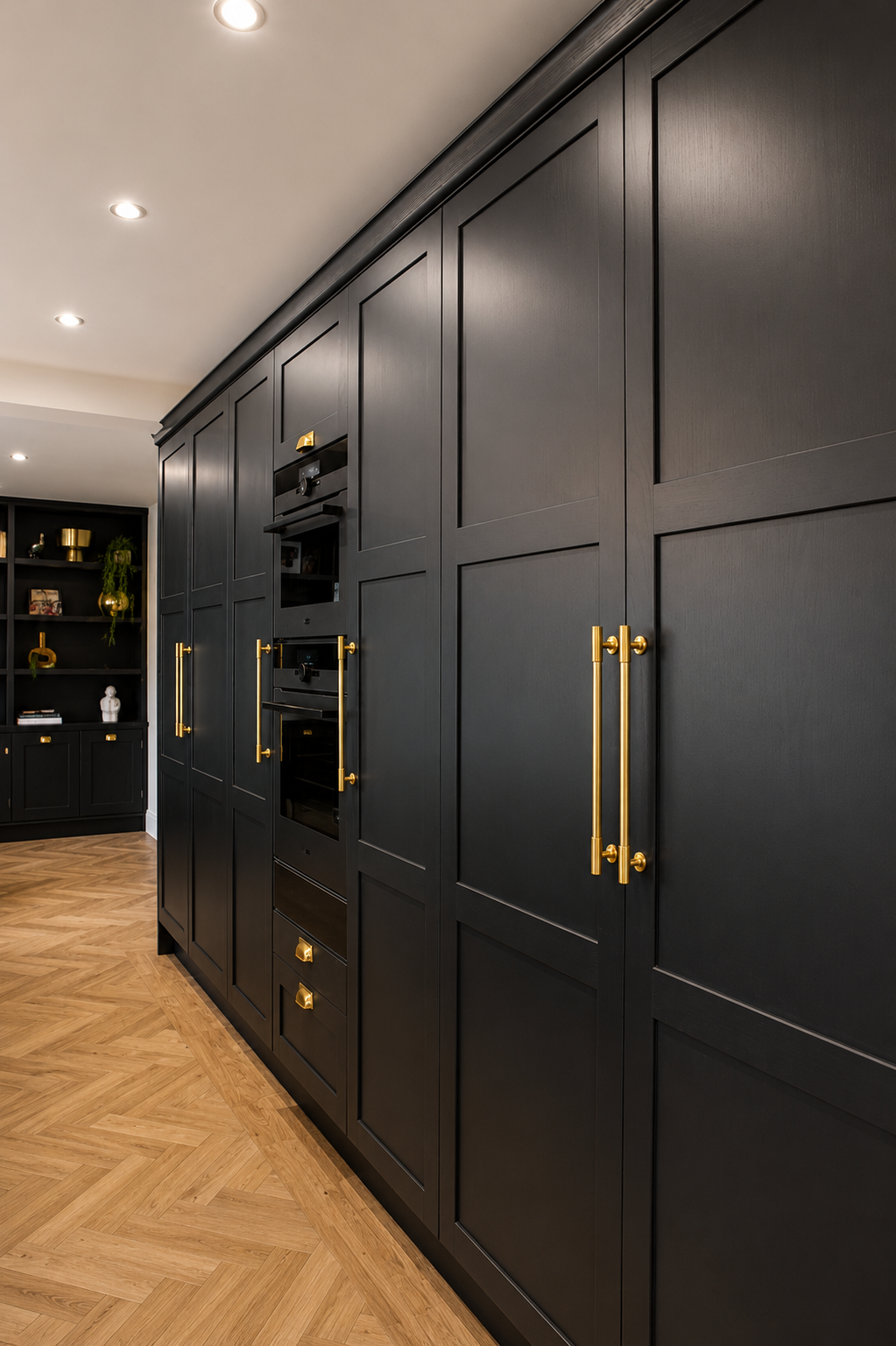 everfine-allen-kitchen-black-larder-wall-integrated-ovens.png