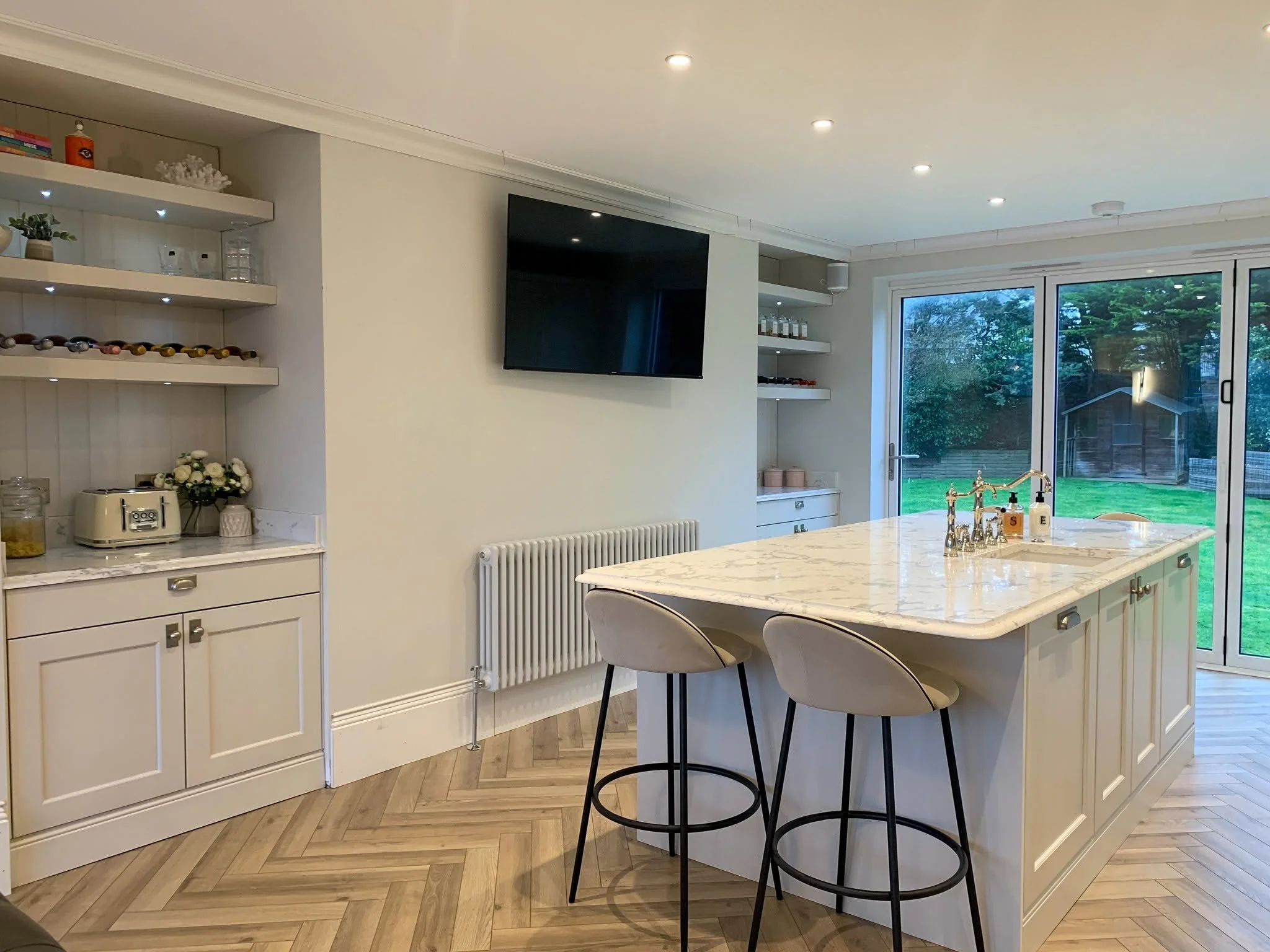 everfine-morgan-kitchen-island-seating-bifolds.jpg