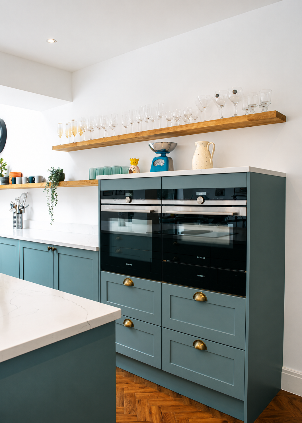 everfine-pickup-kitchen-siemens-double-ovens-brass-cup-handles.png
