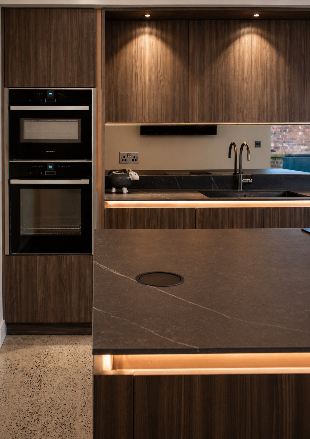 everfine-henry-double-oven-island-worktop.png