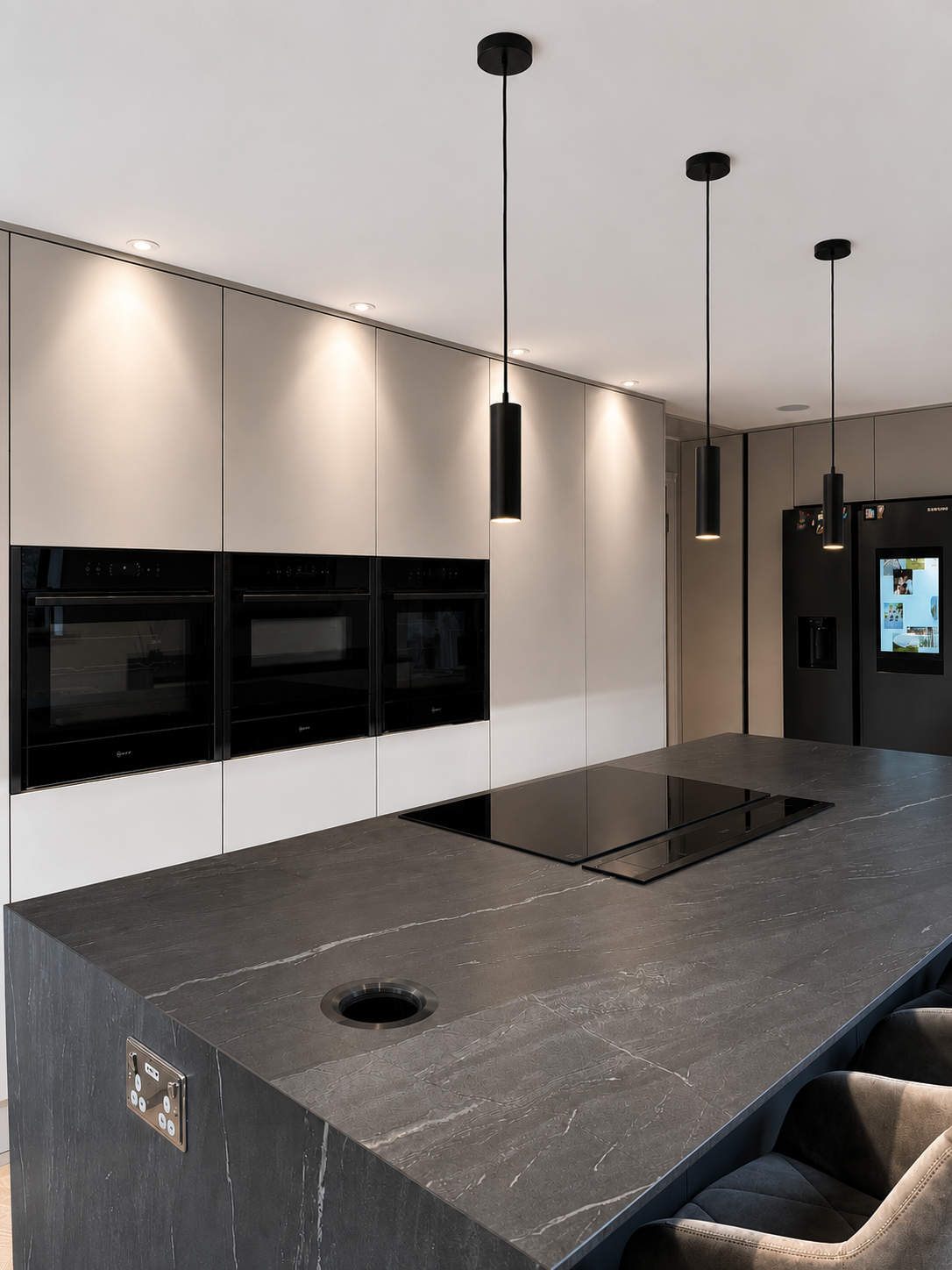 06-black-marble-island-neff-ovens-pendant-lights-finnamore.png