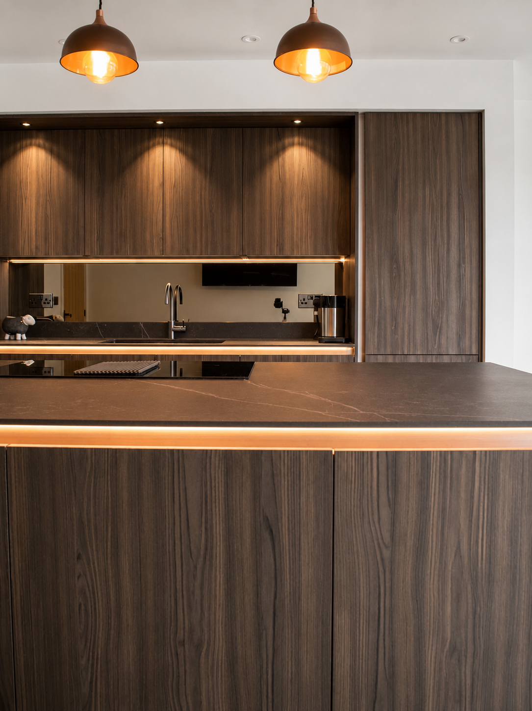 everfine-henry-island-worktop-copper-lighting.png