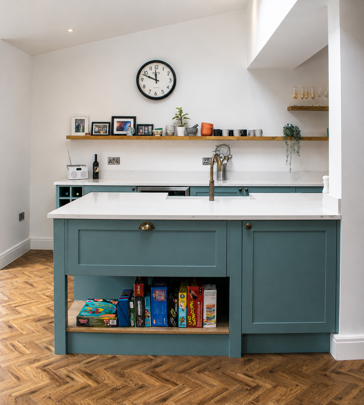 everfine-pickup-kitchen-peninsula-games-storage-oak-shelf.png